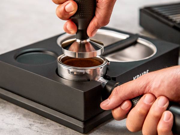 Tampingstation met geïntegreerde knockbox XS5318E0