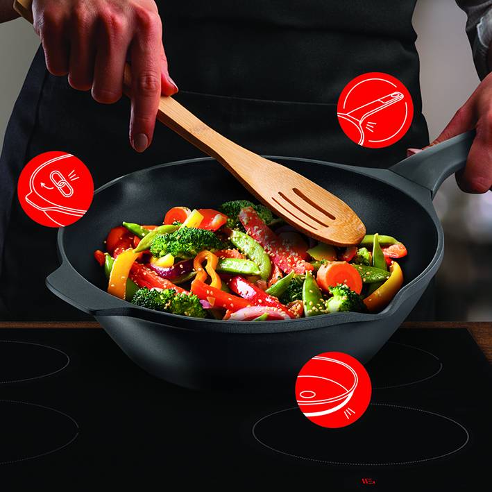 Gietijzeren wok met houten handvat 35 cm - Wokpan kopen? | Korting tot 47