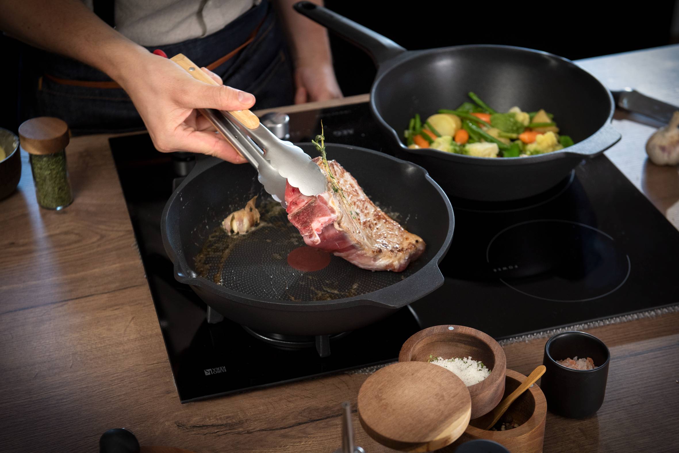 Robusto E2491944 Wok en fonte - 28 cm - Induction