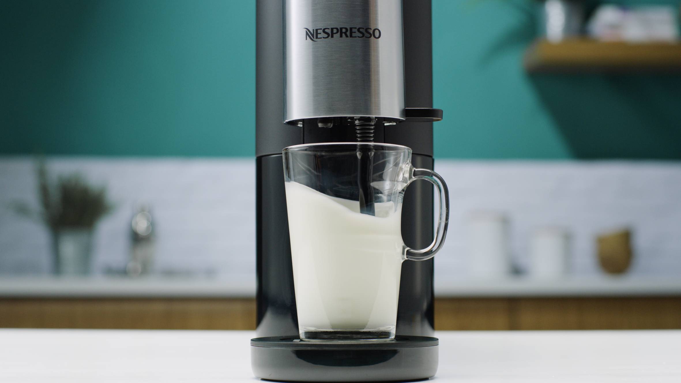 Nespresso Atelier YY4336FD Machine à café à capsule - 1L - Mousseur de lait