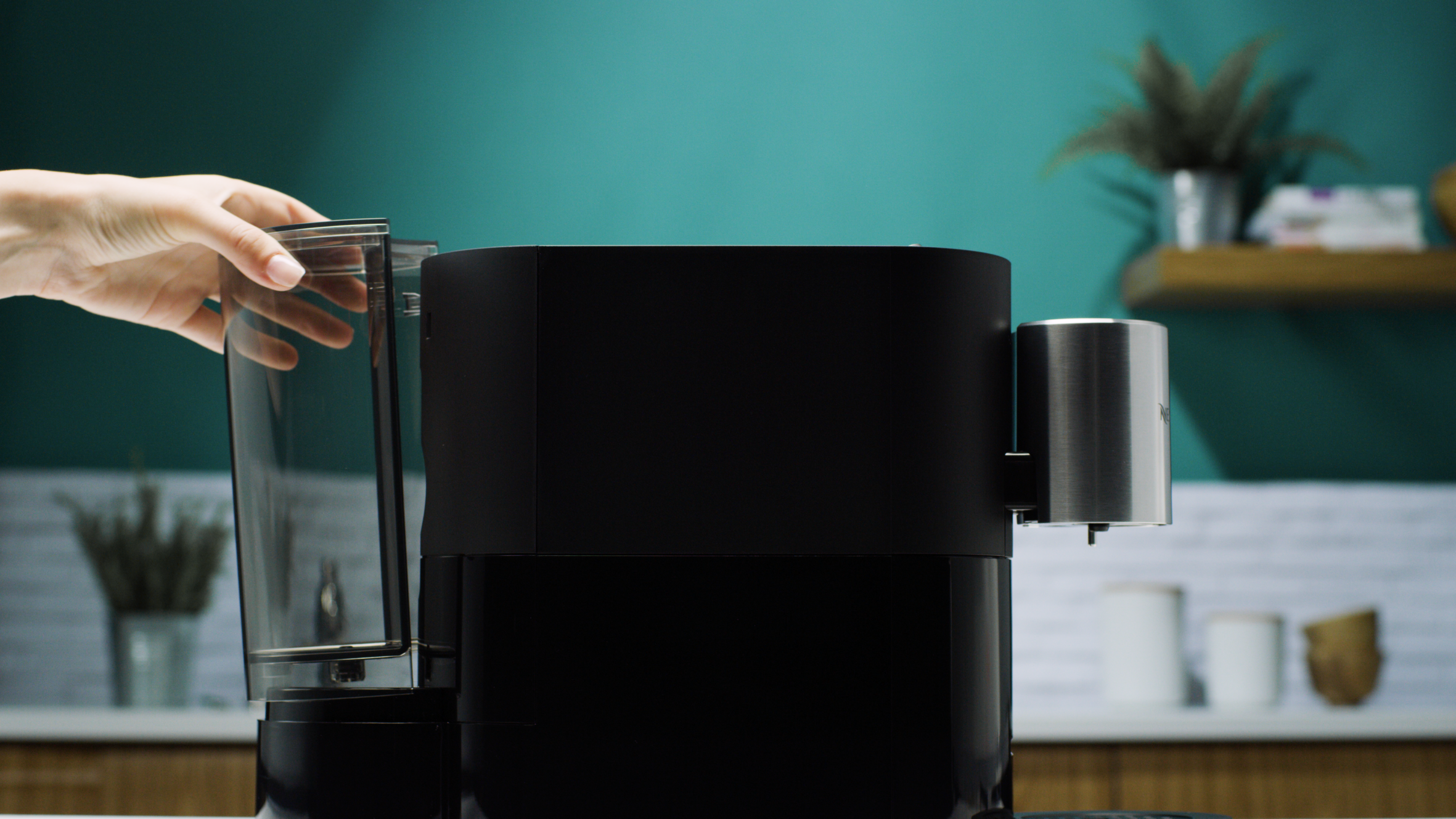 Nespresso Atelier YY4336FD Machine à café à capsule - 1L - Mousseur de lait