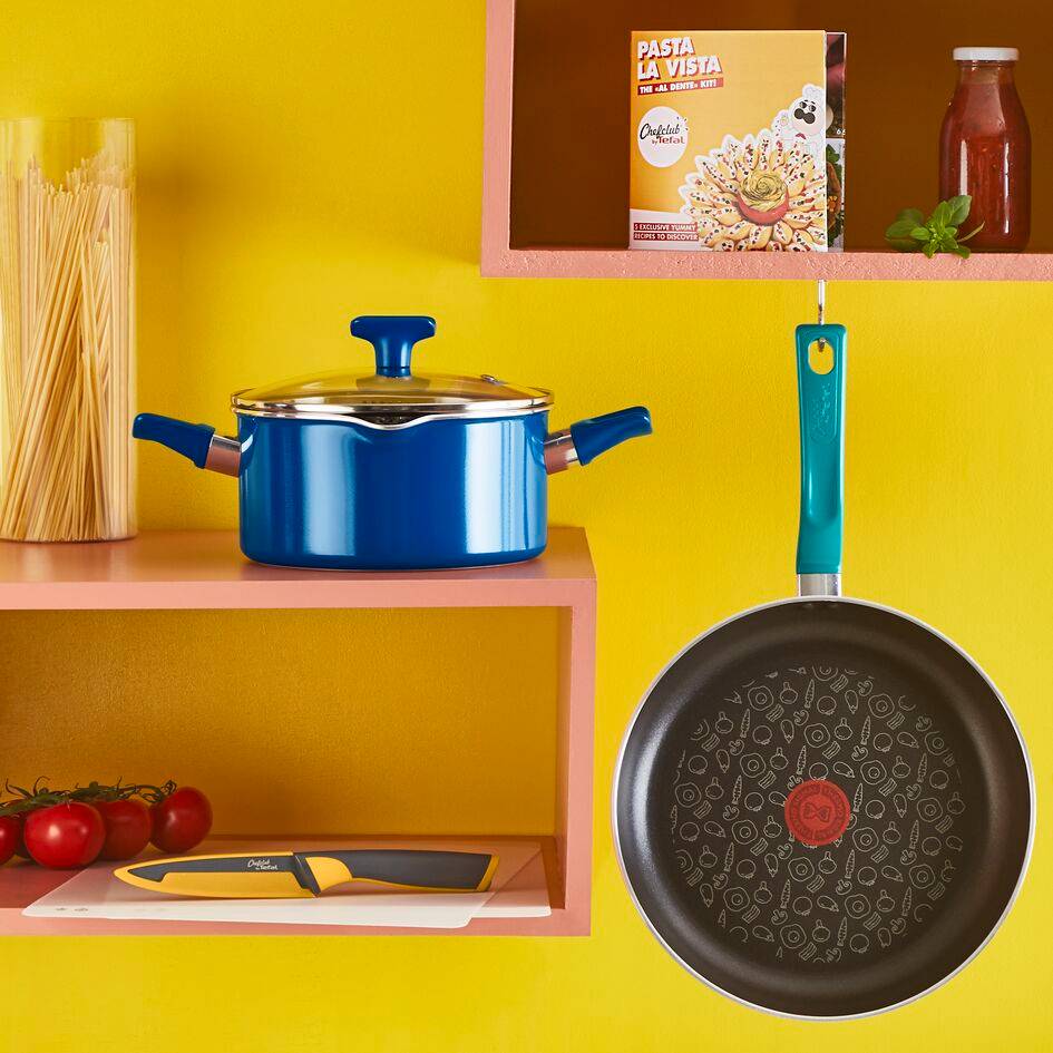 Chefclub G804S404 Set de 5 pièces poêle 20cm + faitout 20cm + couteau + 2 planches + livre de recette