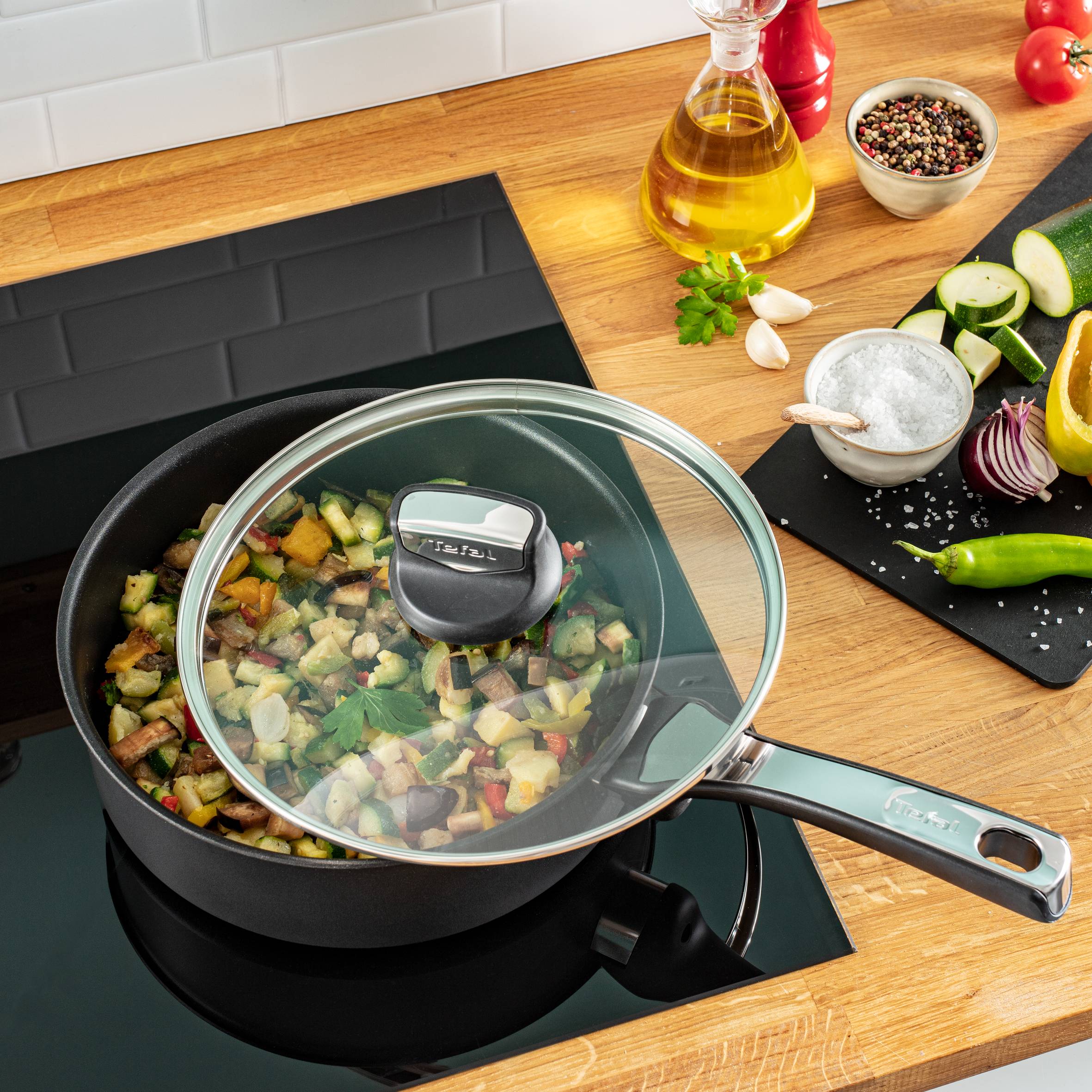 Unlimited On G25932AZ Sauteuse 24 cm + couvercle