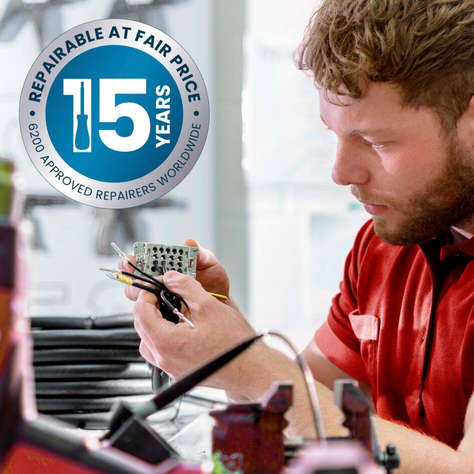 Vita 2-Slot Toaster, Breakfast Appliance, Removable Crumb Tray, Black