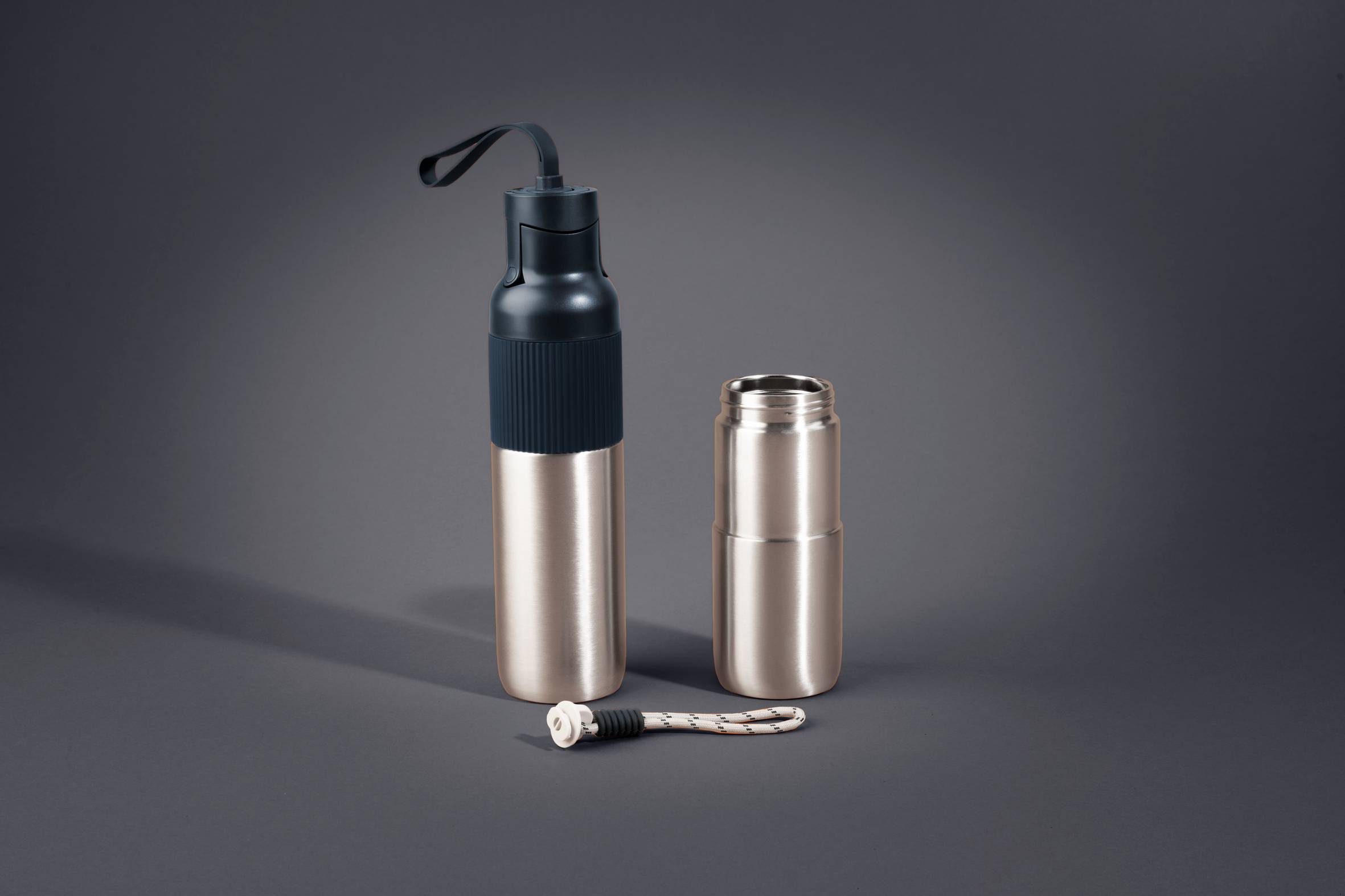 beYou N3121610 Gourde inox et silicone - 0,5L - 0,7L  - Noir