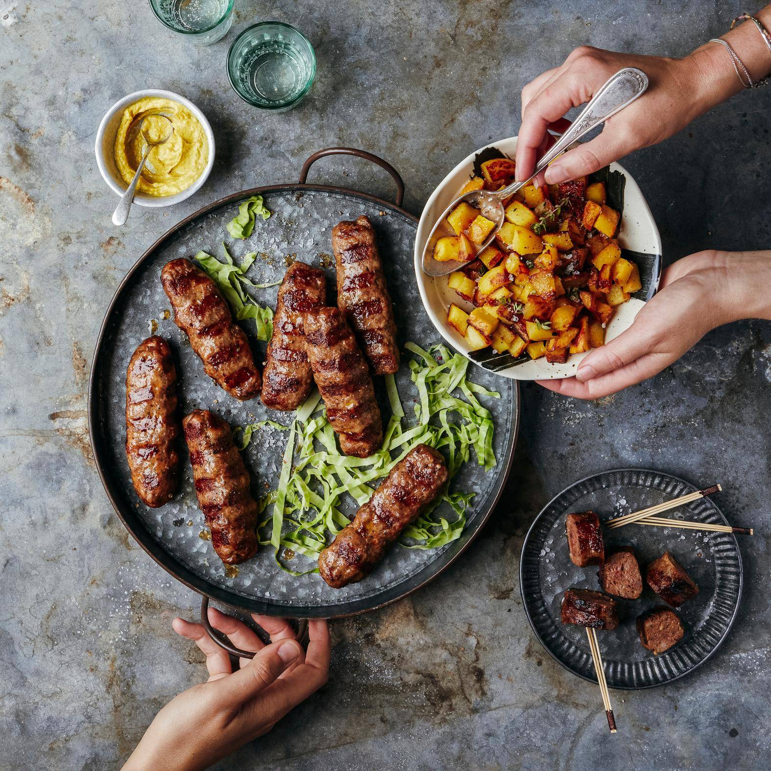 Mici de casa en gebakken aardappelen - Recepten OptiGrill 2in1 | Tefal