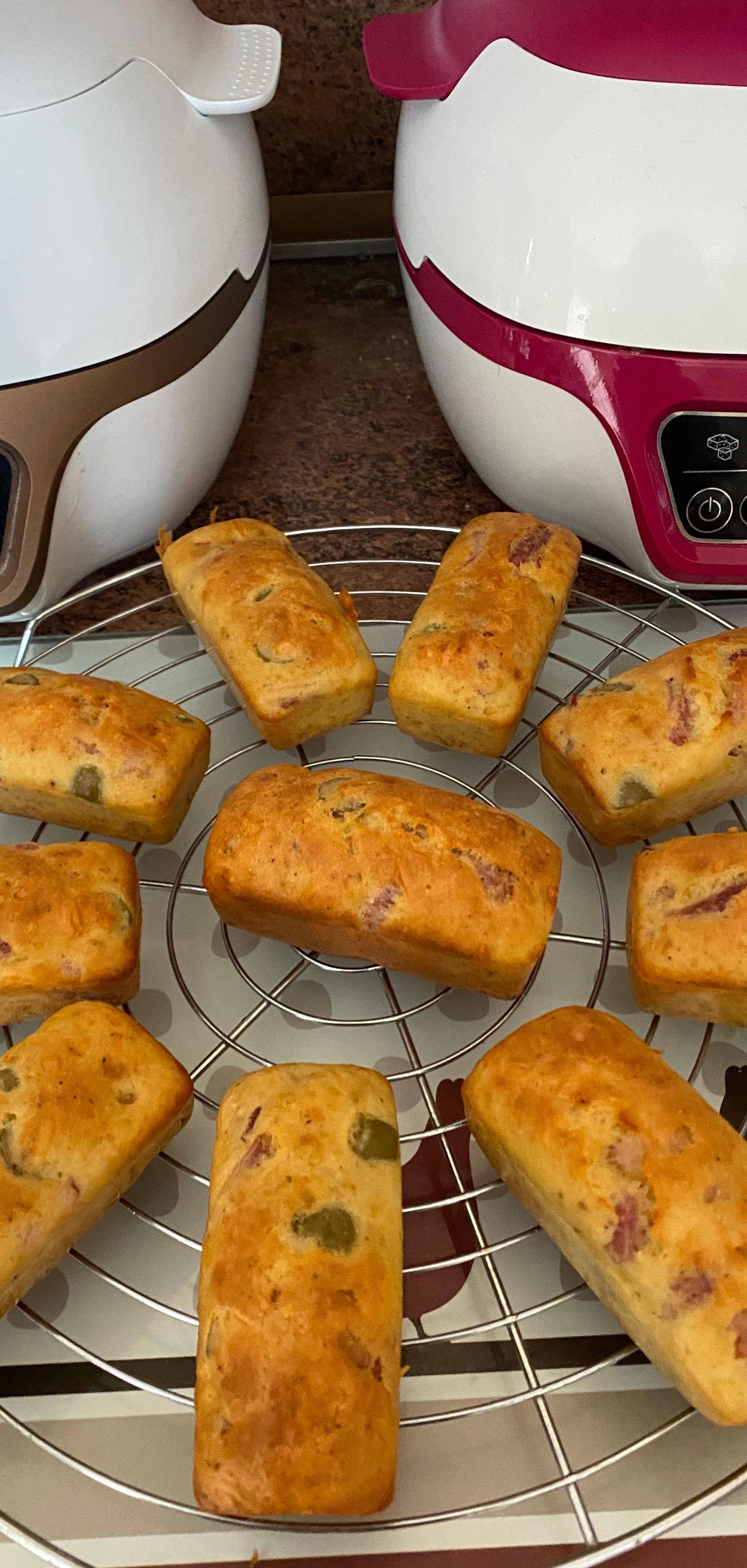 Mini cakes lardons olives - Recette Cake Factory | Tefal