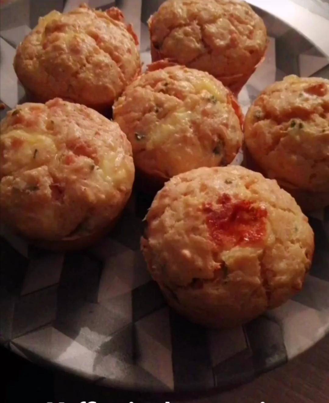 Muffins à la ciboulette, jambon, gruyère et saint marcellin - Recette Cake Factory Délices | Tefal