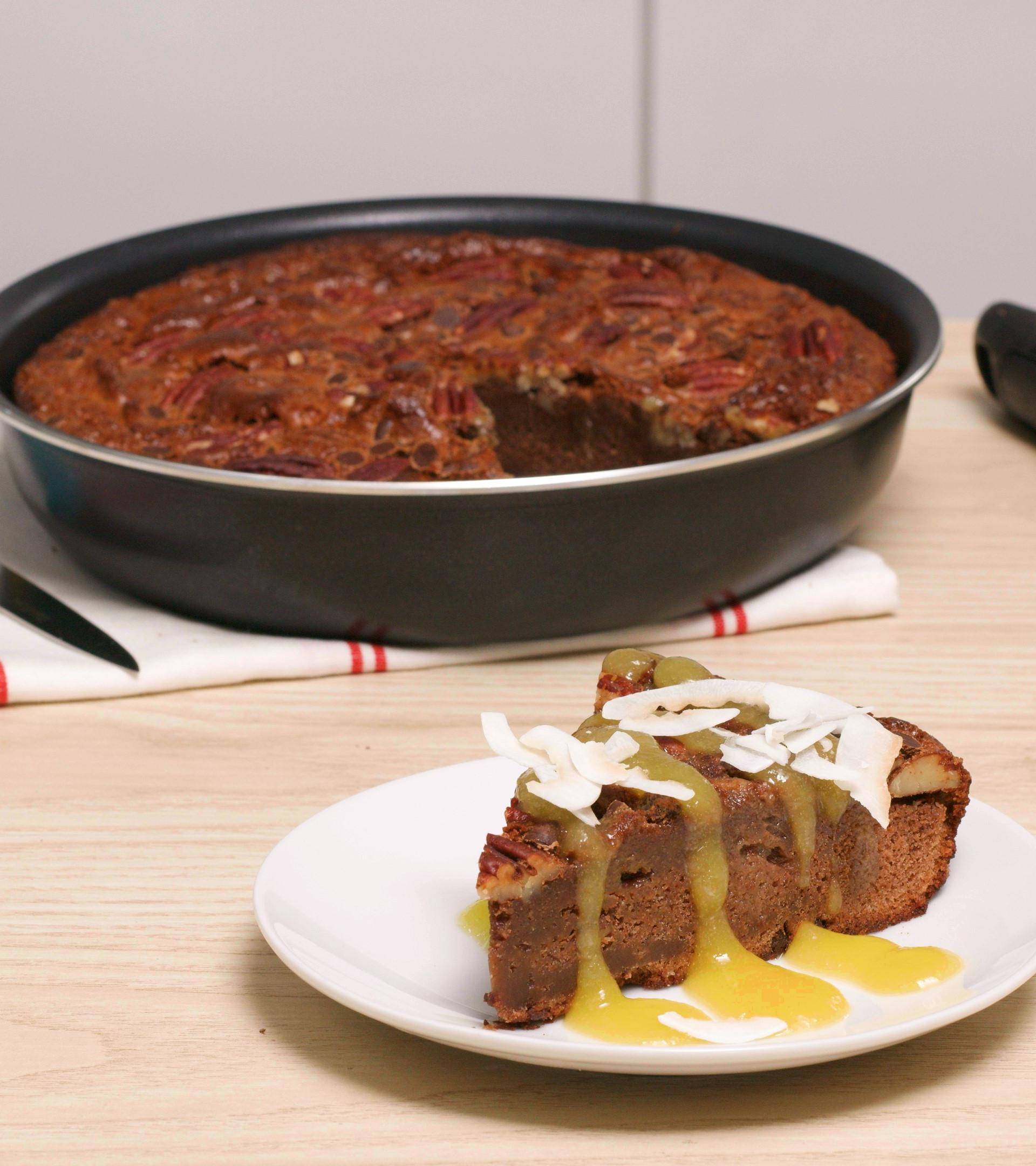 Brownie au chocolat au lait, coco et coulis mangue - Recette Poêles et Casseroles | Tefal