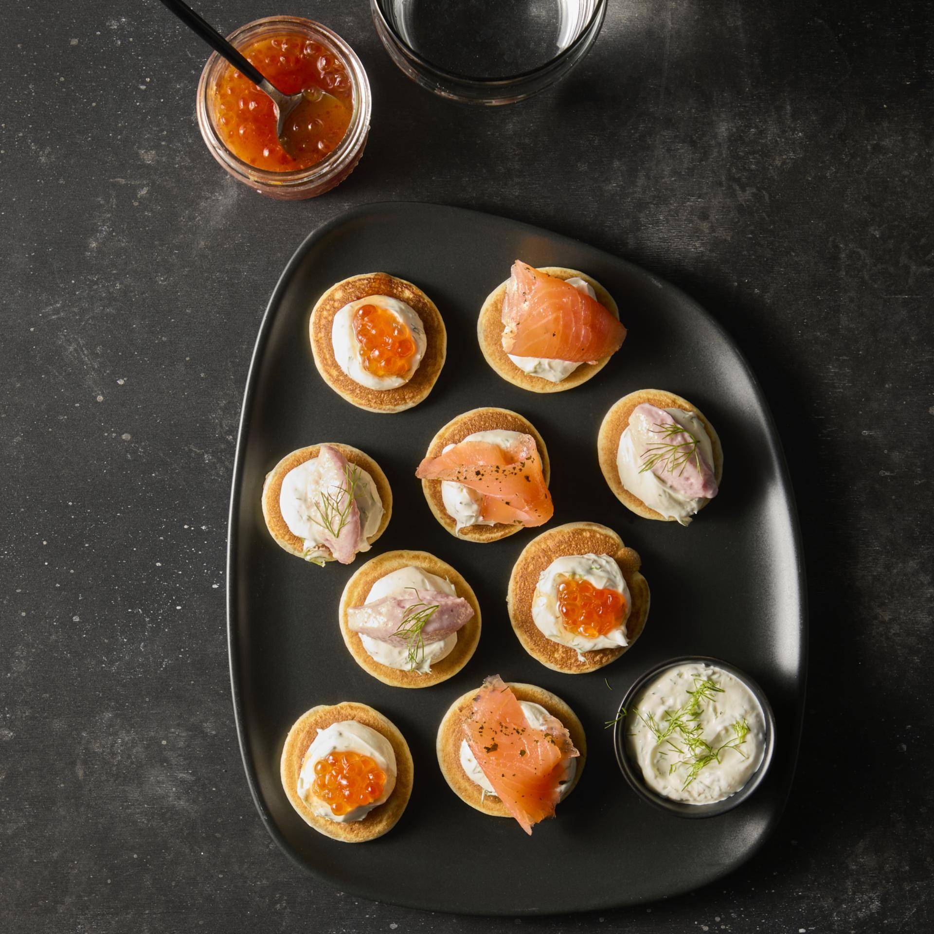 Mini blinis tarama et saumon - Recette Poêles et Casseroles | Tefal