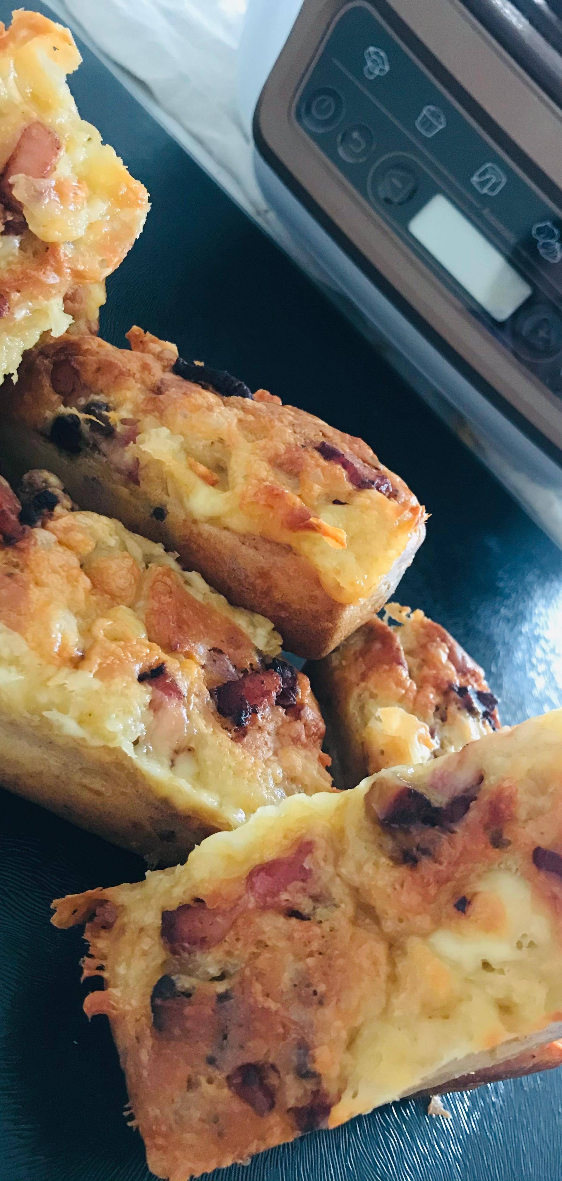 Cake maroilles et lardons - Recette Cake Factory | Tefal