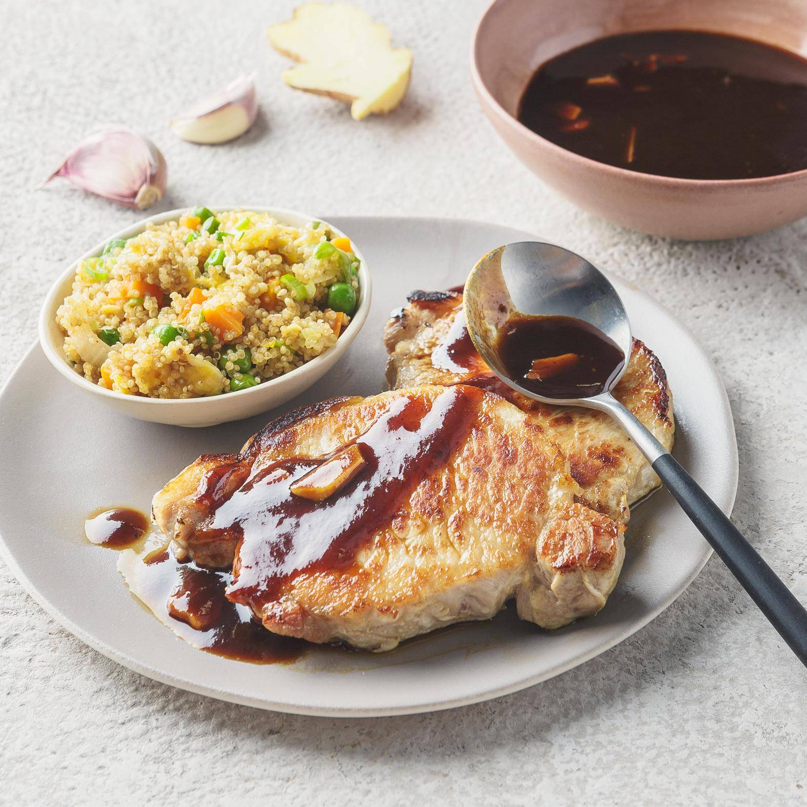 Côtes de porc glacées à la sauce hoisin - Recepten Poêles et Casseroles | Tefal