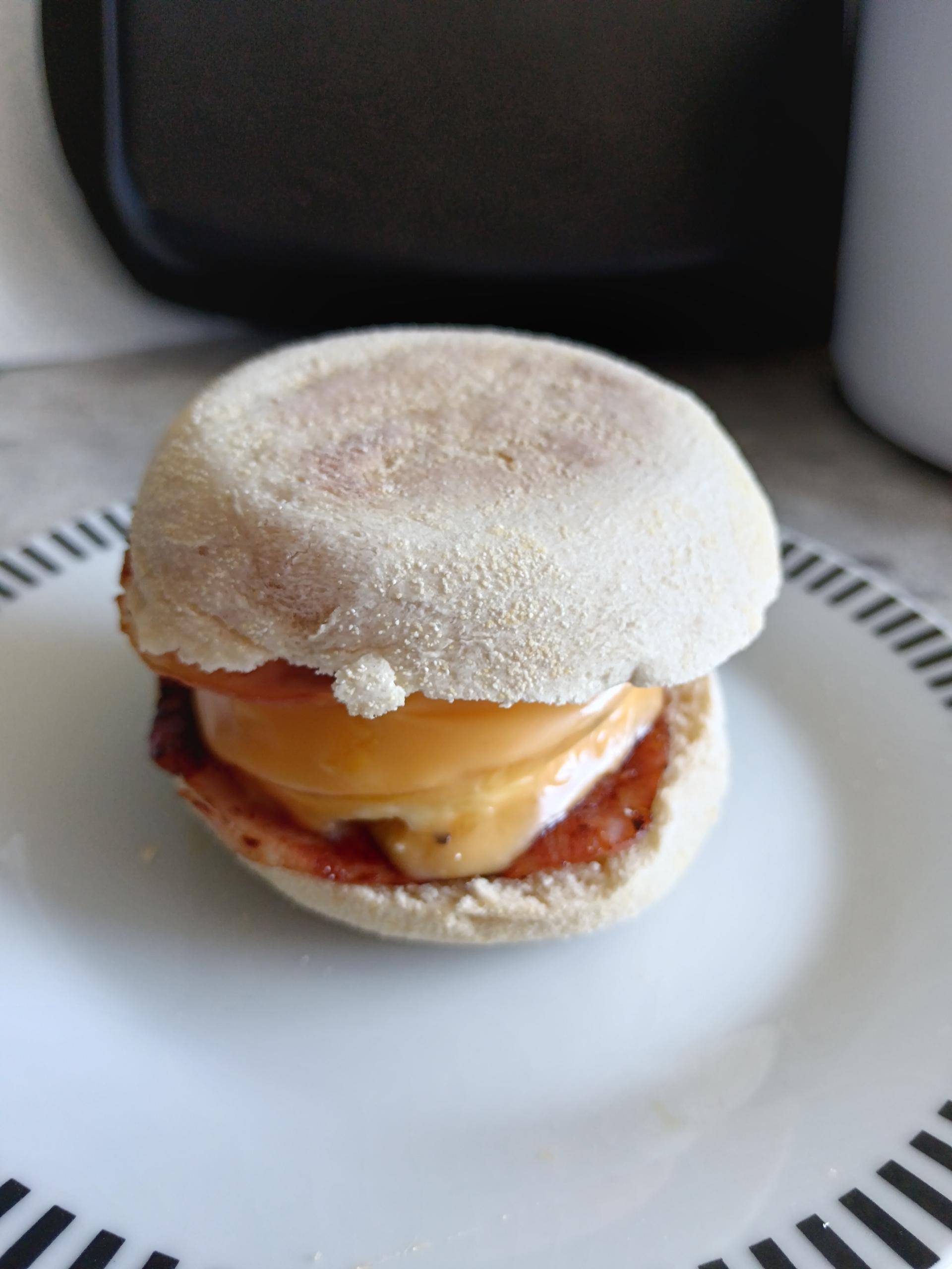 Mc muffins oeuf bacon mieux qu'au Mcdo - Recette Cake Factory | Tefal