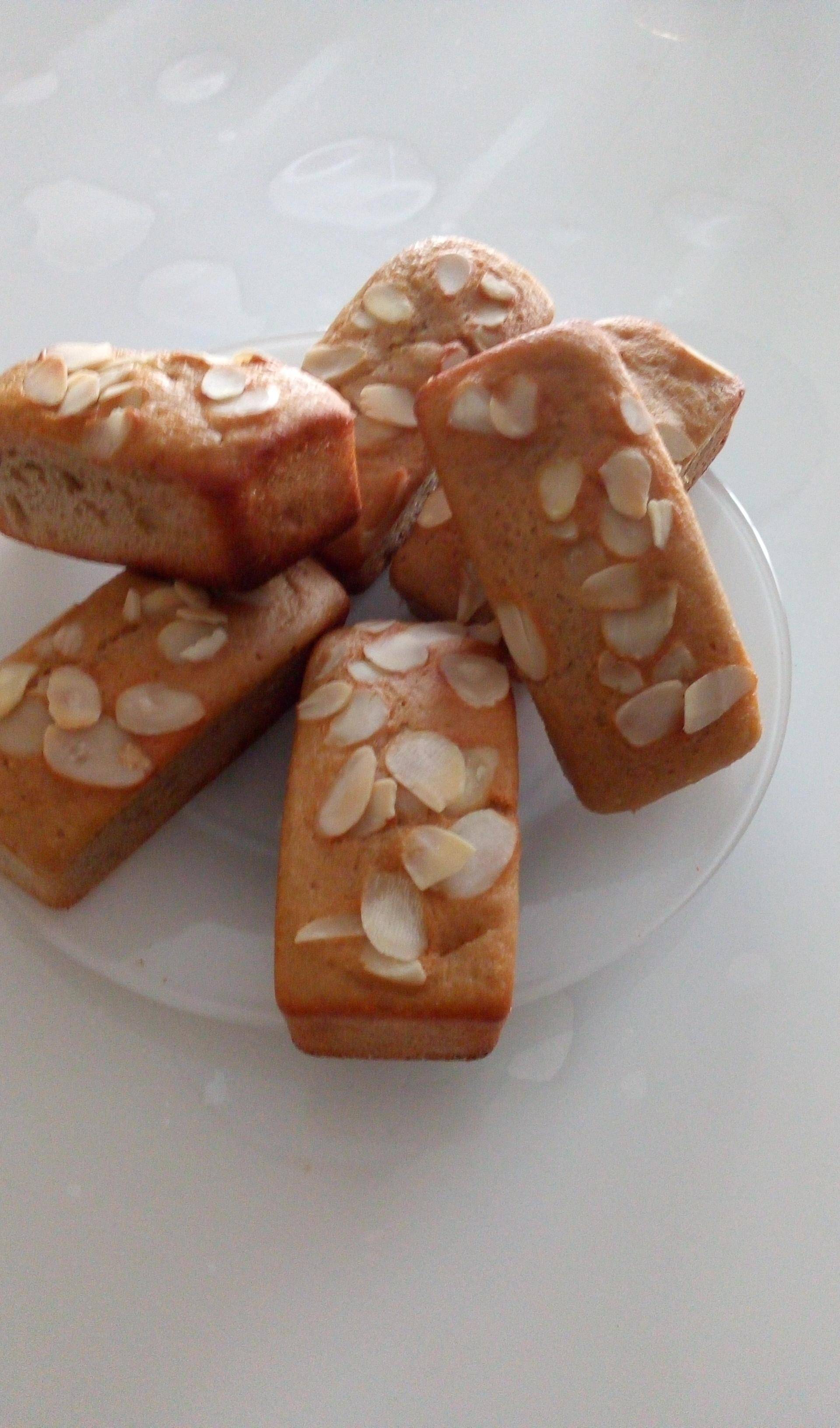 Mini cakes au yaourt à la framboise, amandes - Recette Cake Factory | Tefal