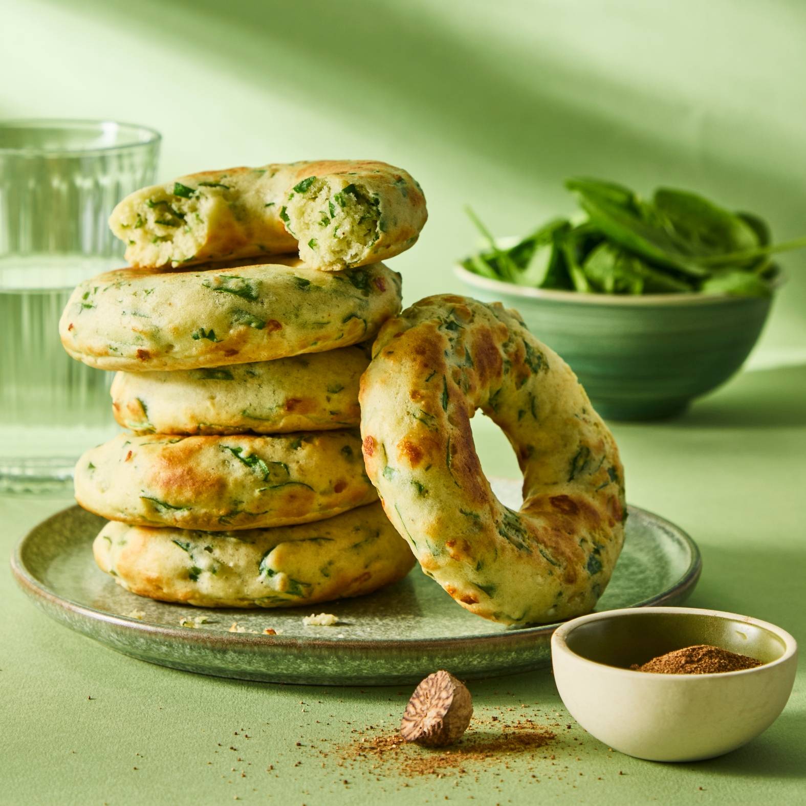 Spinach and feta cake-style bagel - Recepten Snack Collection MECHANICAL | Tefal