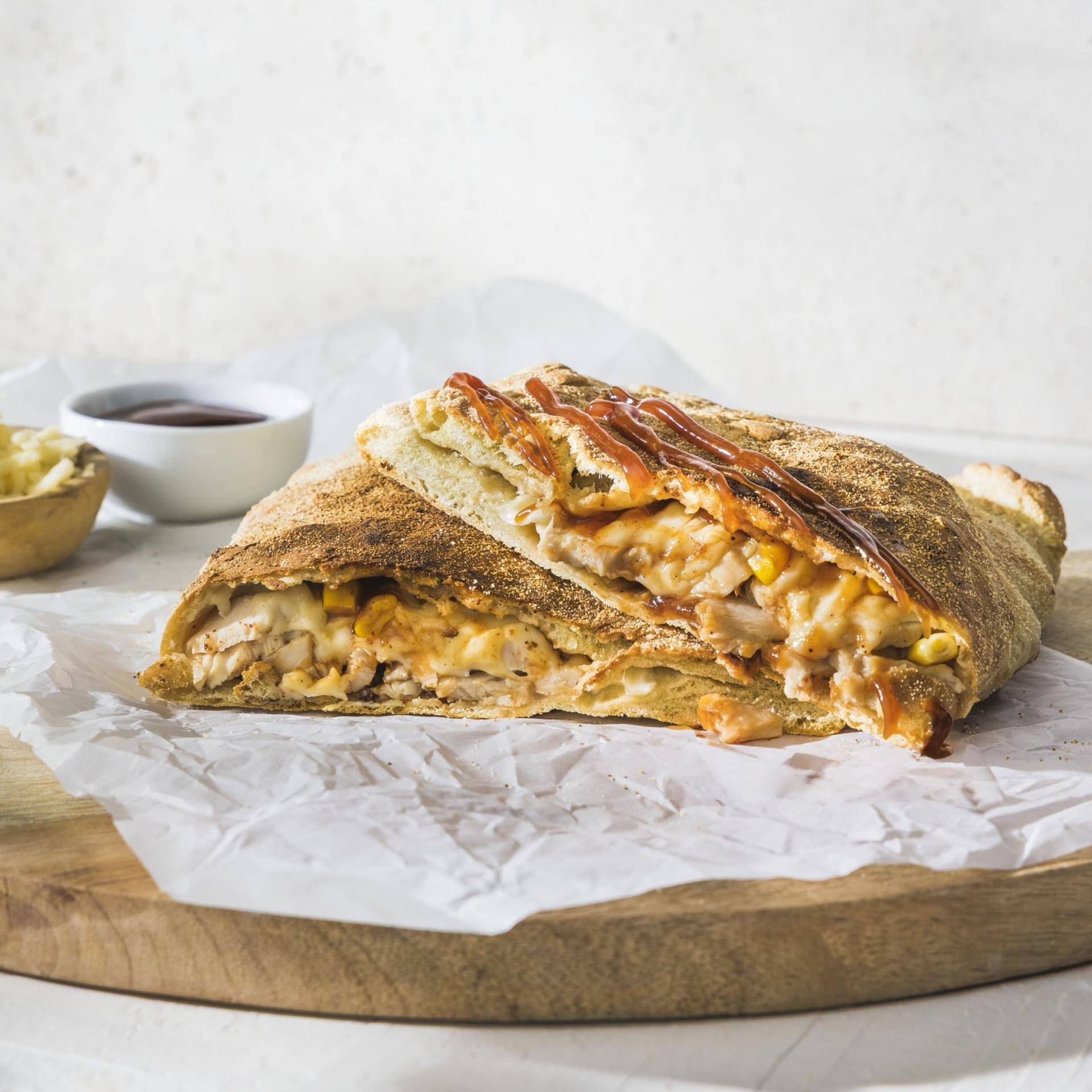 BBQ kip calzone pizza - Recepten Electric Pizza oven | Tefal