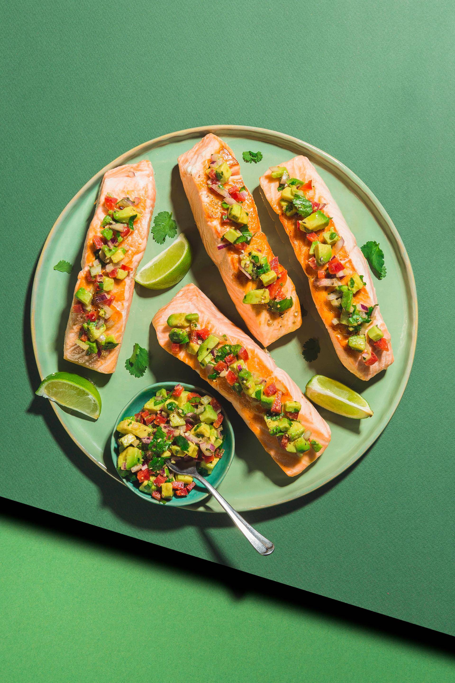 Saumon avec salsa à l'avocat - Recette Poêles et Casseroles | Tefal