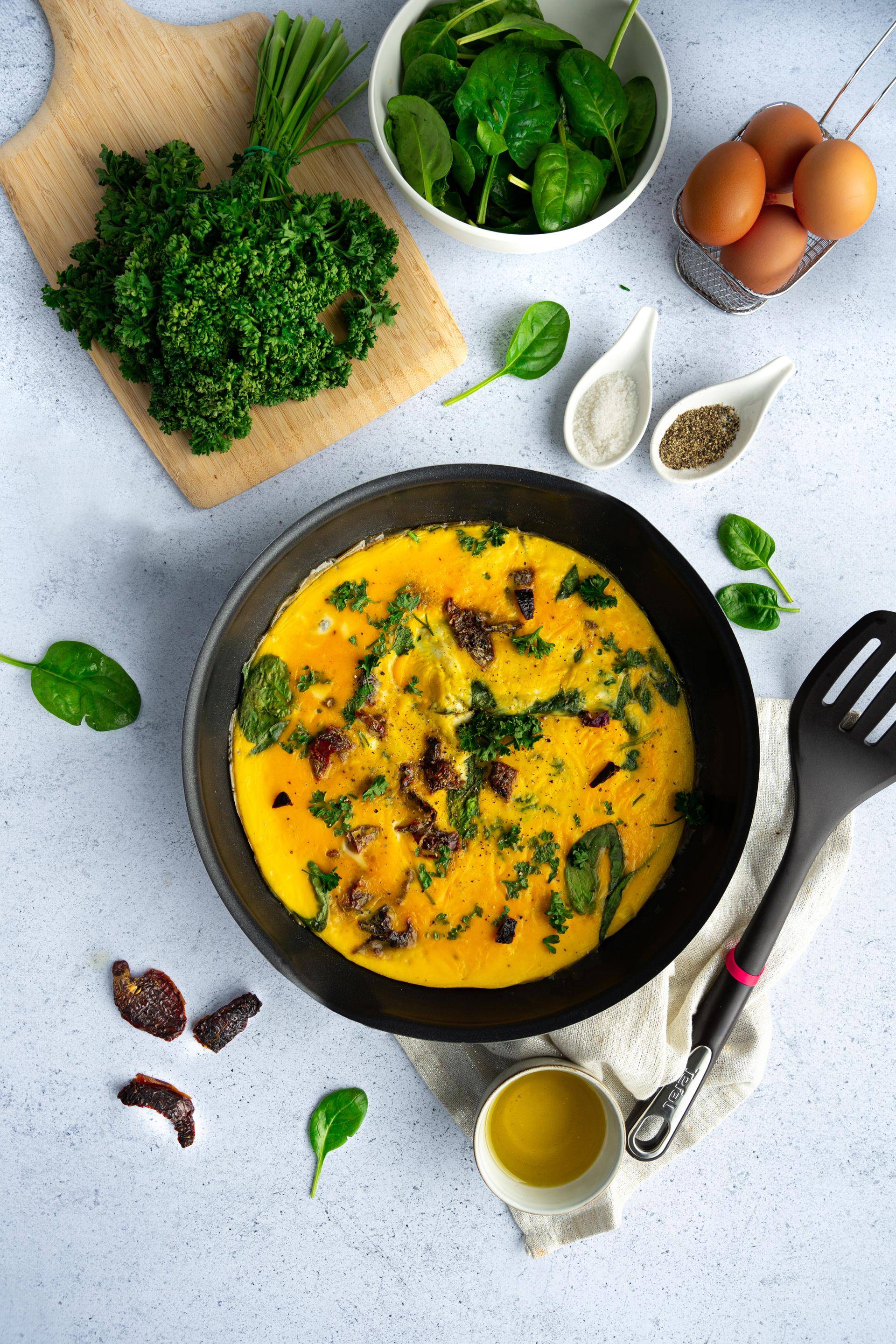 Frittata aux épinards et tomates séchées - Recette undefined | Tefal