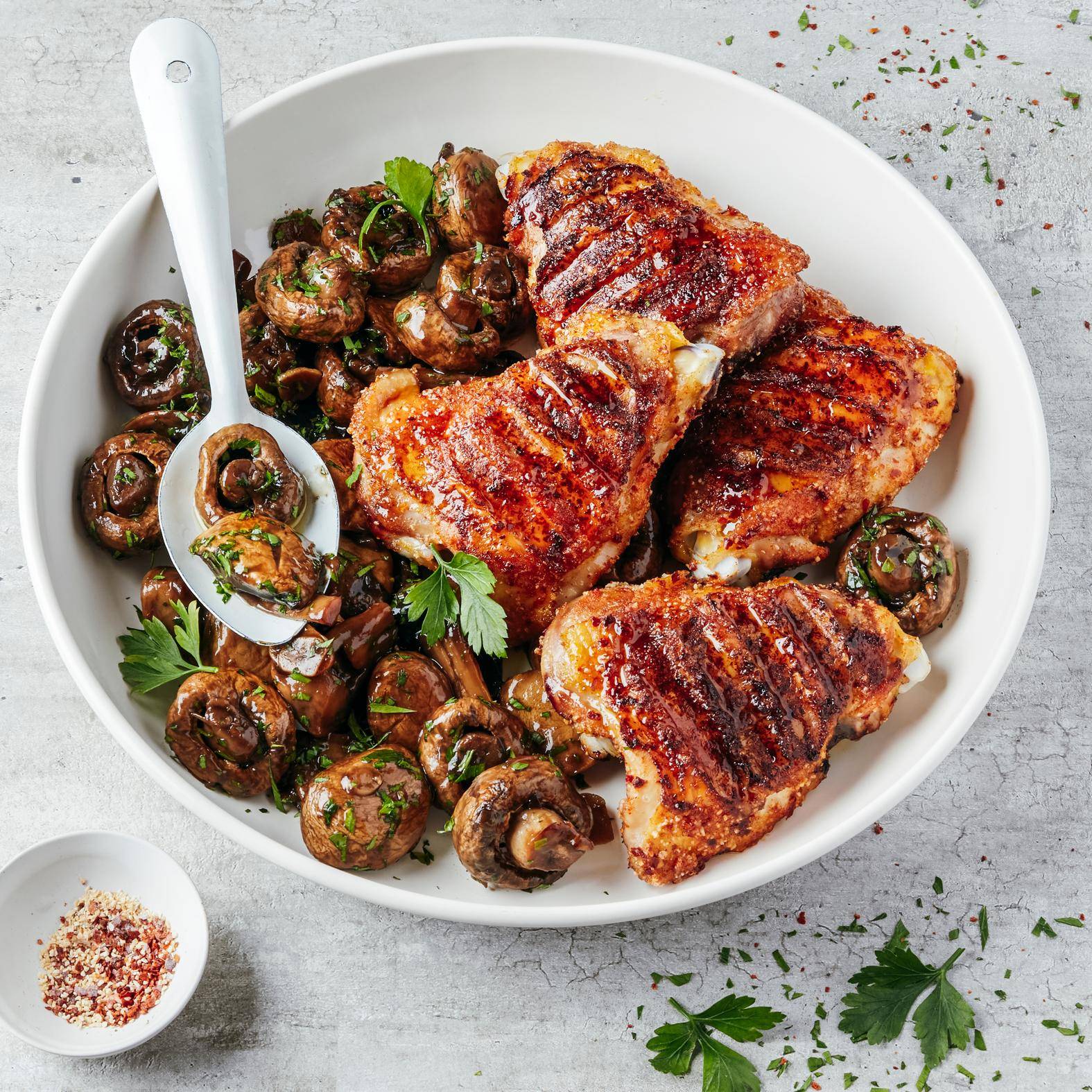 Poulet barbecue et champignons rôtis à l'ail et au vinaigre balsamique - Recette OptiGrill 2in1 | Tefal
