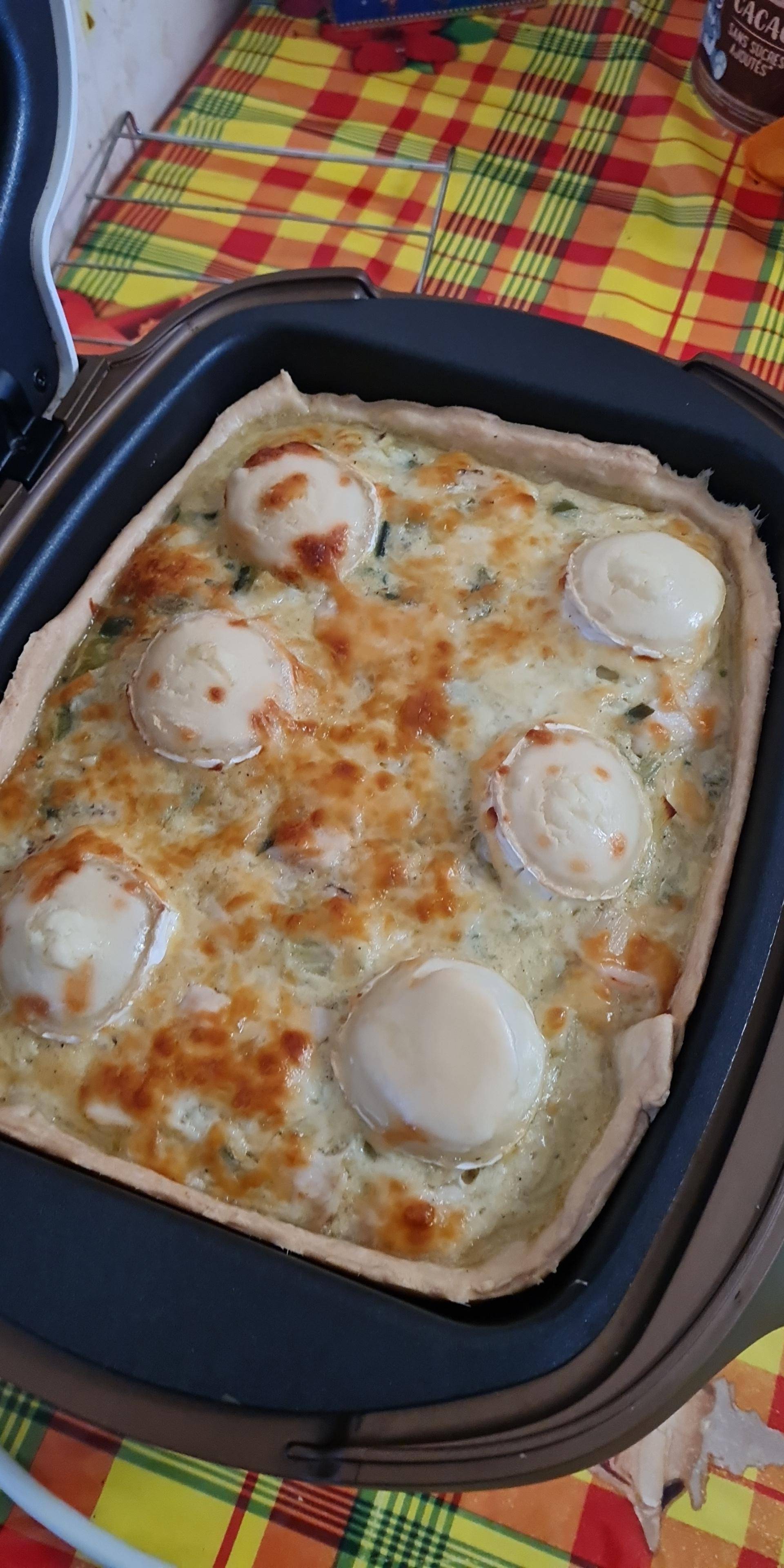 Tarte aux poireaux, poulet et chèvre - Recette Cake Factory | Tefal
