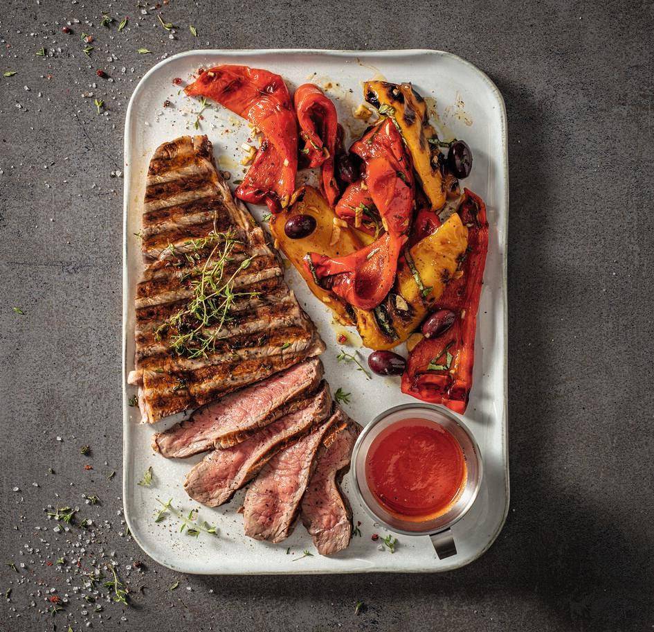 Entrecôtes grillées, sauce chili et poivrons marinés - Recette OptiGrill 2in1 XL | Tefal
