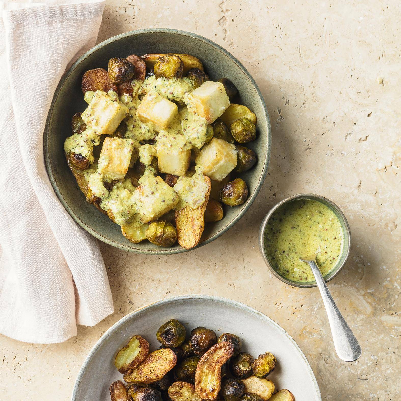 Tofu croustillant à la moutarde avec pommes de terre et choux de Bruxelles - Recette Poêles et Casseroles | Tefal
