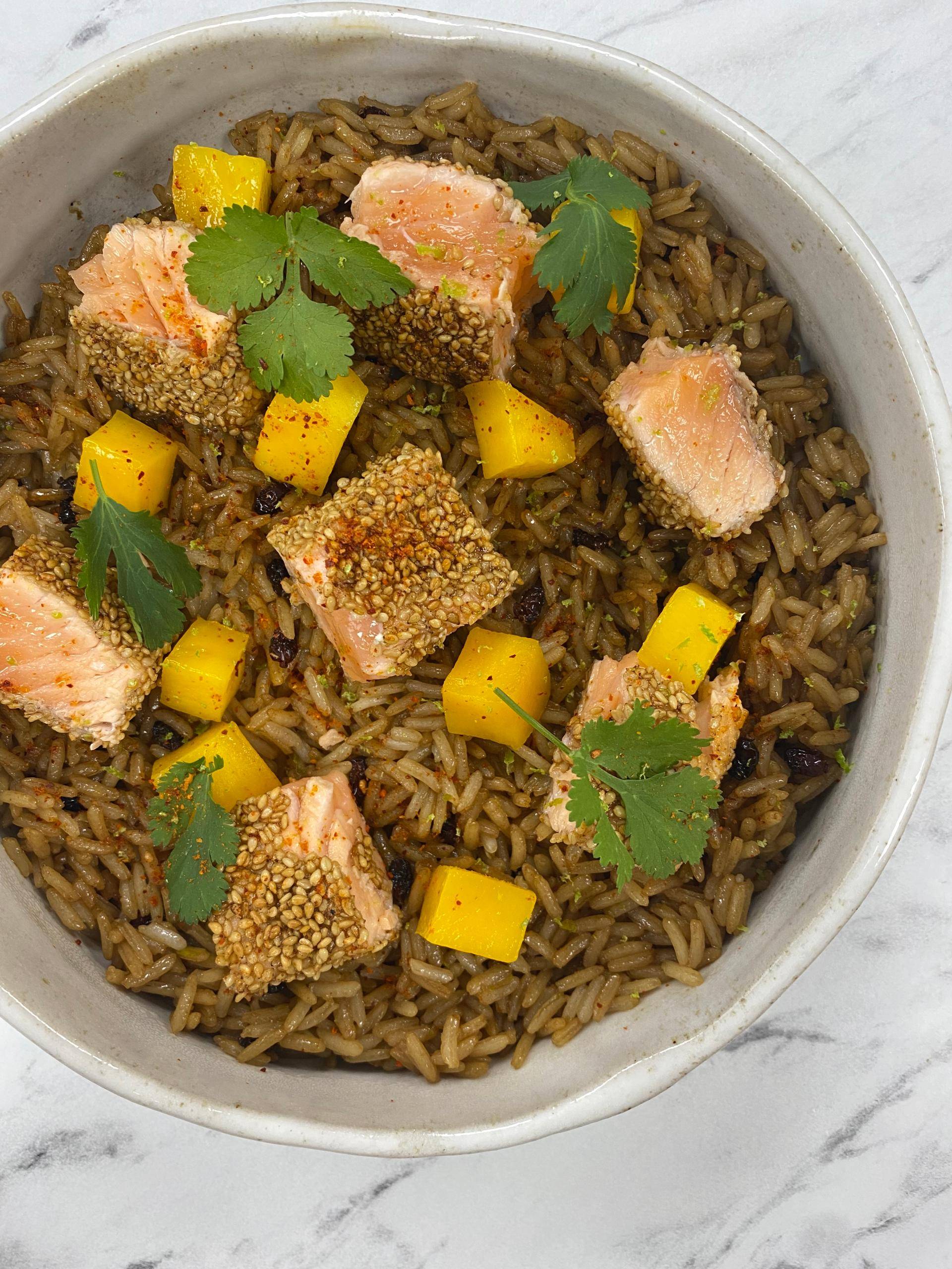 Saumon croustillant, riz à la mangue vinaigrette sésame oignon - Recepten Poêles et Casseroles | Tefal