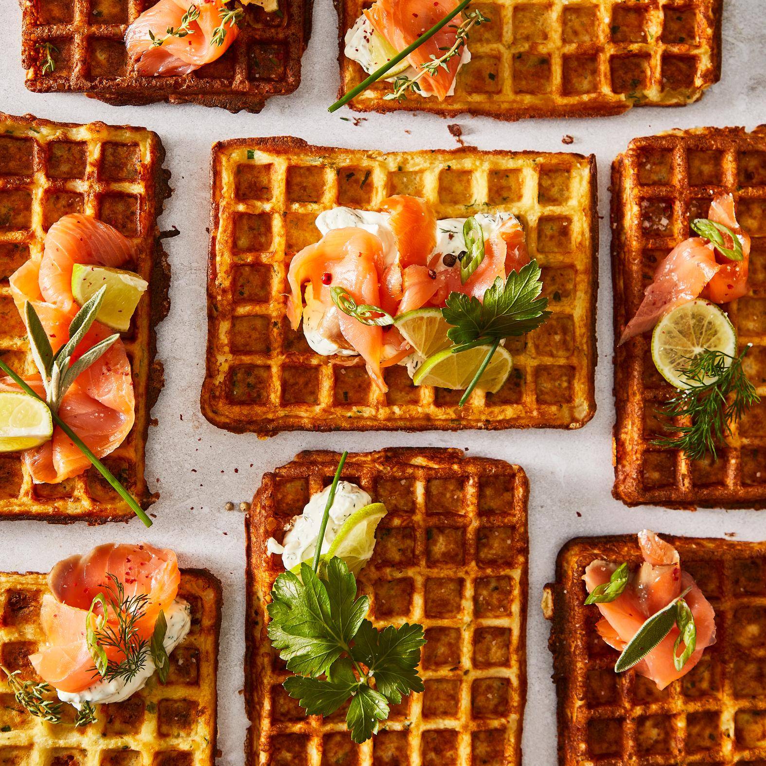 Potato waffles with smoked salmon and dill cream - Recepten Snack Collection MECHANICAL | Tefal