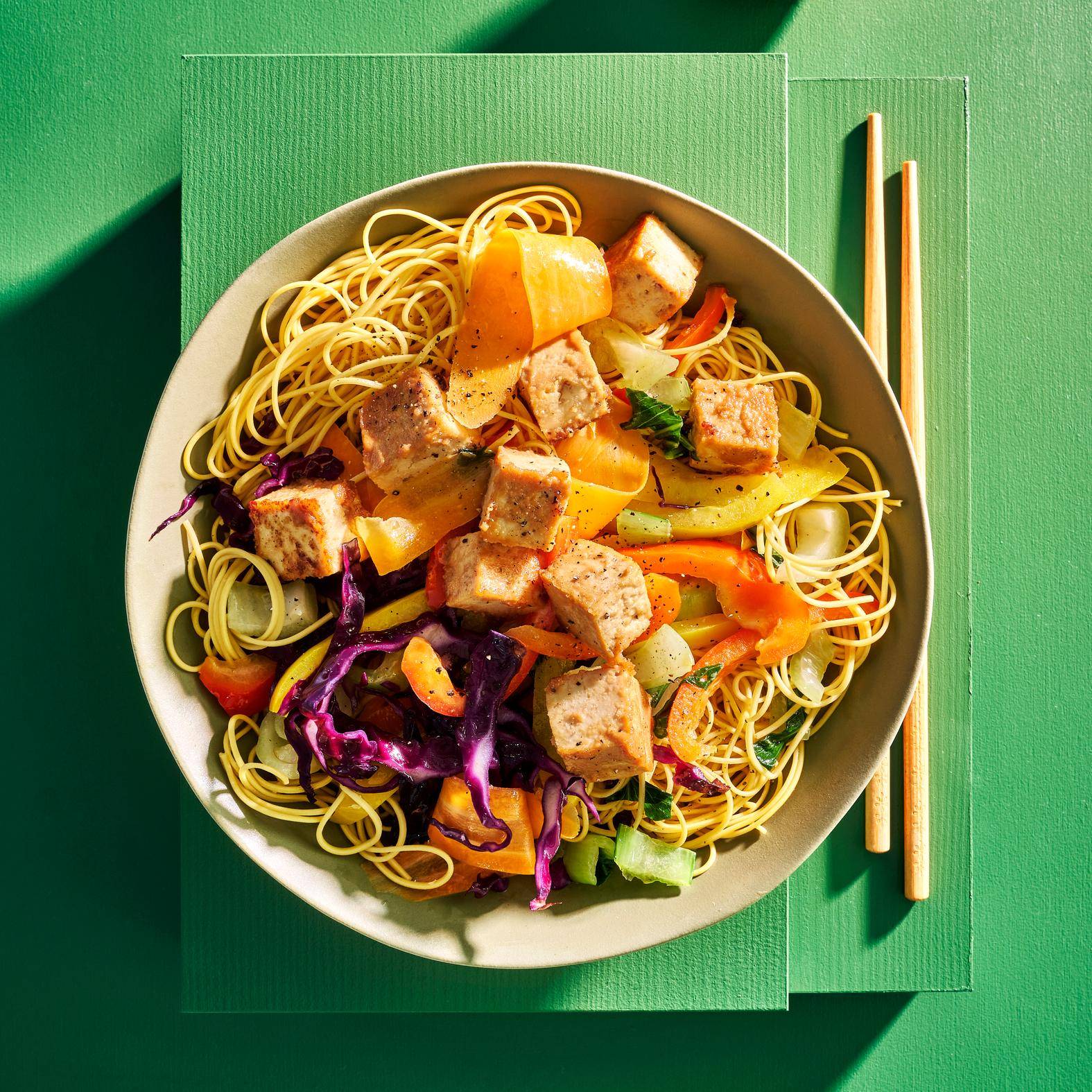 Stir fry arc-en-ciel végétarien au tofu - Recepten Poêles et Casseroles | Tefal