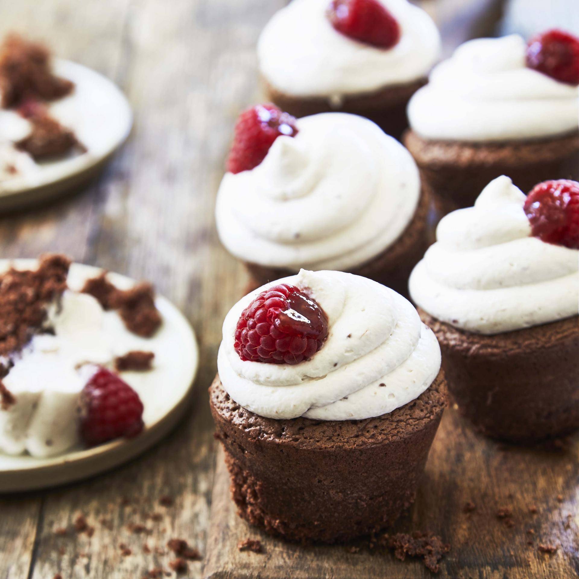 Cupcakes au chocolat et aux framboises - Recette Cake Factory | Tefal