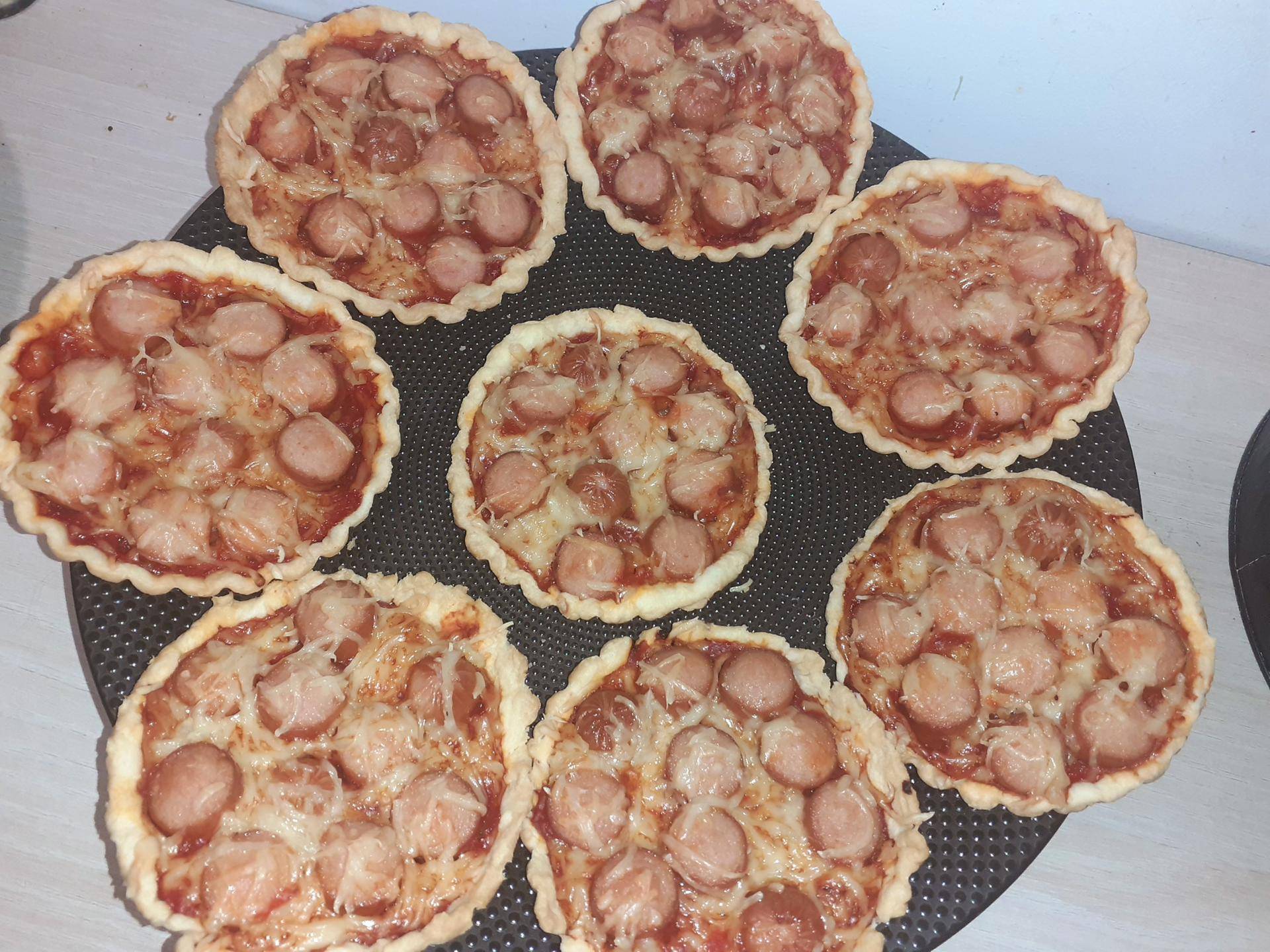 Tartelettes Knacki et gruyère - Recepten Cake Factory Délices | Tefal