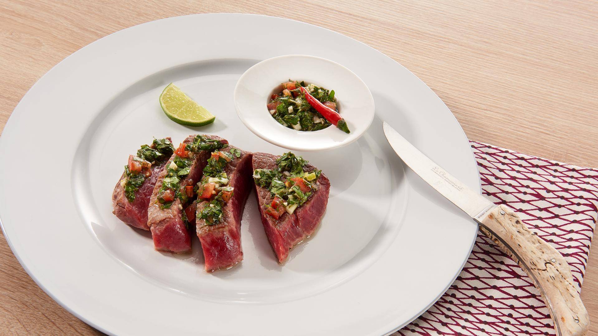 Pavés de boeuf sauce chimichurri - Recepten Poêles et Casseroles | Tefal