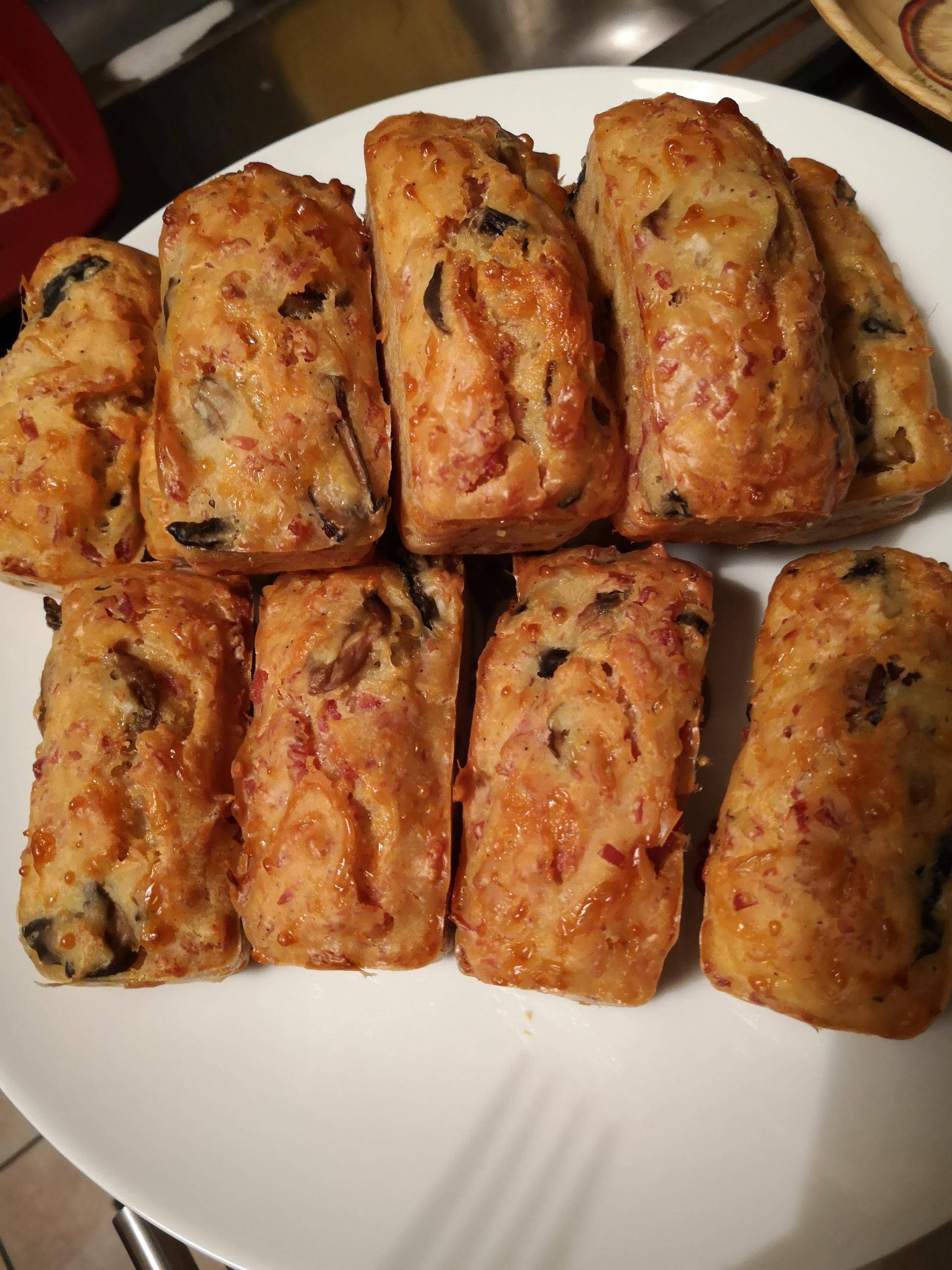 Cake salé lardons jambon champignons gruyere - Recepten Cake Factory | Tefal