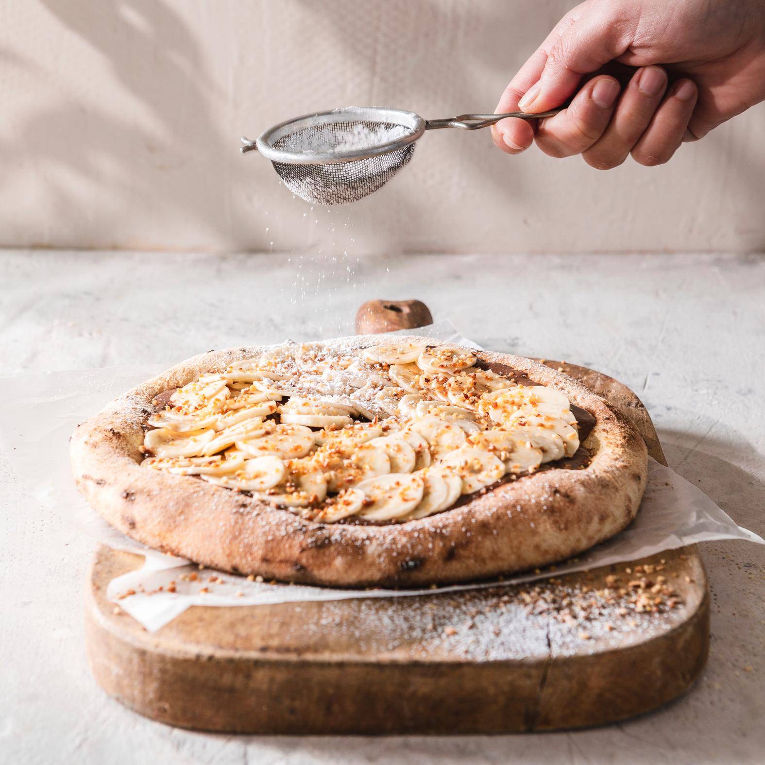 Banana and hazelnut spread dessert pizza - Recepten Pizza Pronto | Tefal