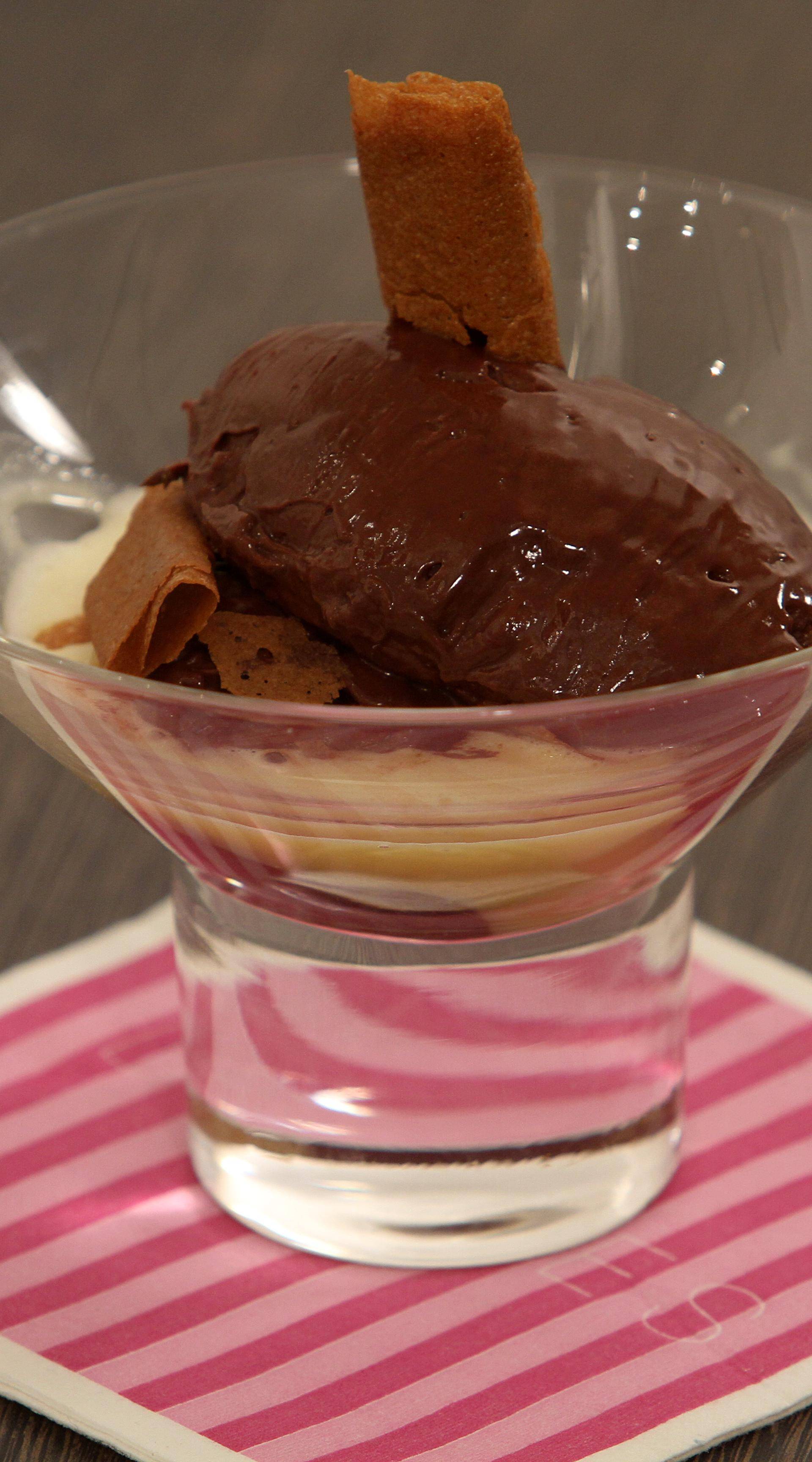 Quenelle chocolat et crème safranée - Recette Balance de cuisine | Tefal