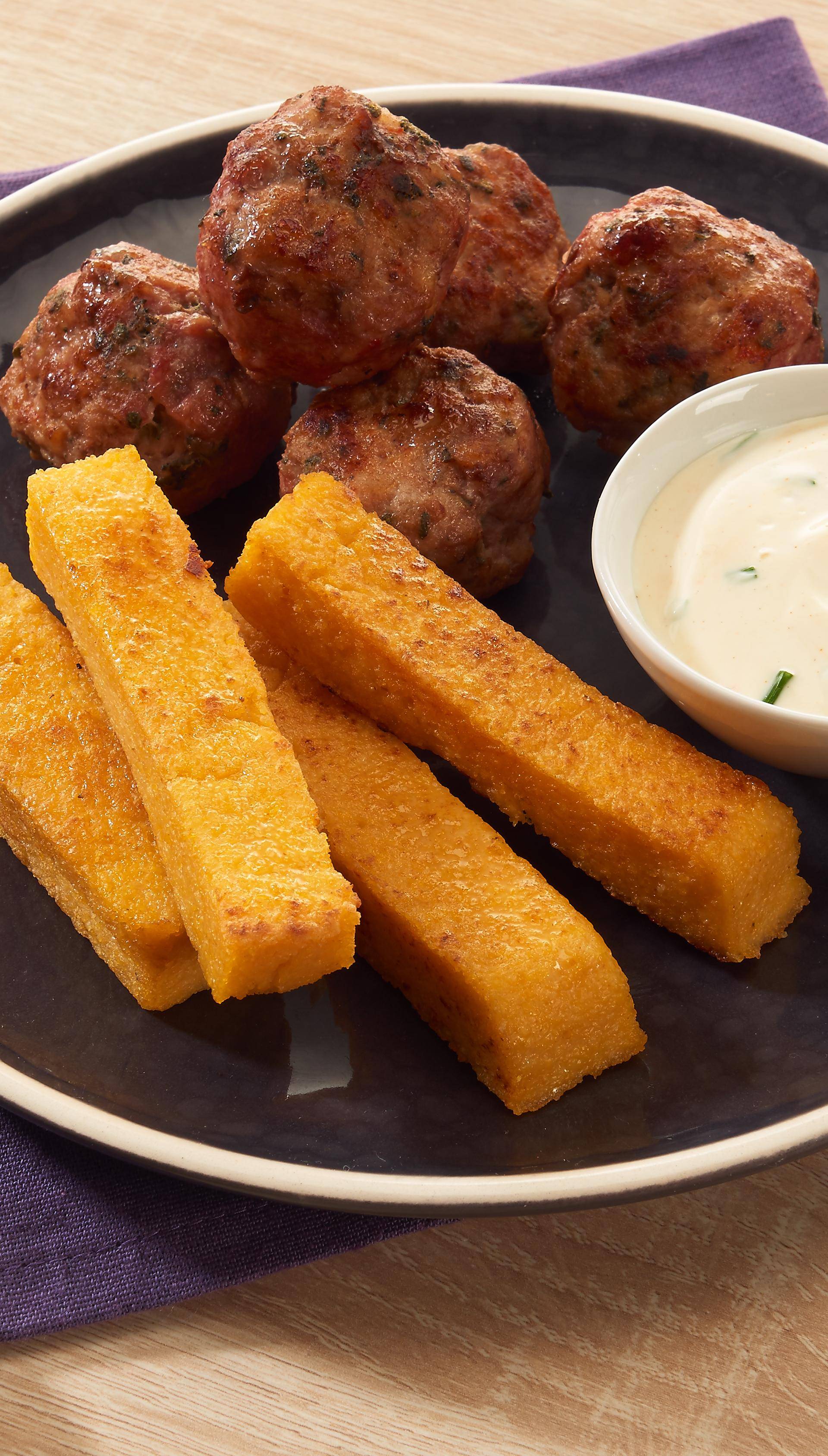 Boulettes de veau aux crevettes et sauge, « frites » de polenta croustillantes - Recette Poêles et Casseroles | Tefal