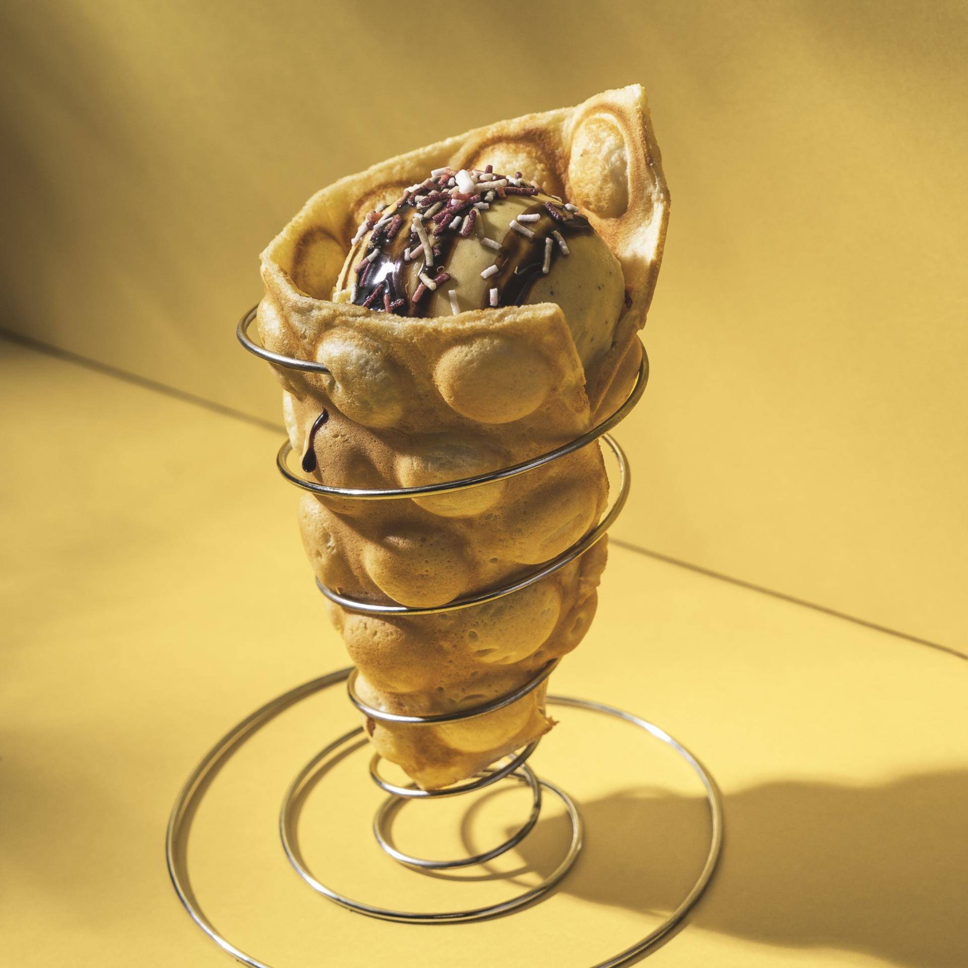 Bubble waffle glace vanille et vermicelles - Recette Snack Collection MECHANICAL | Tefal