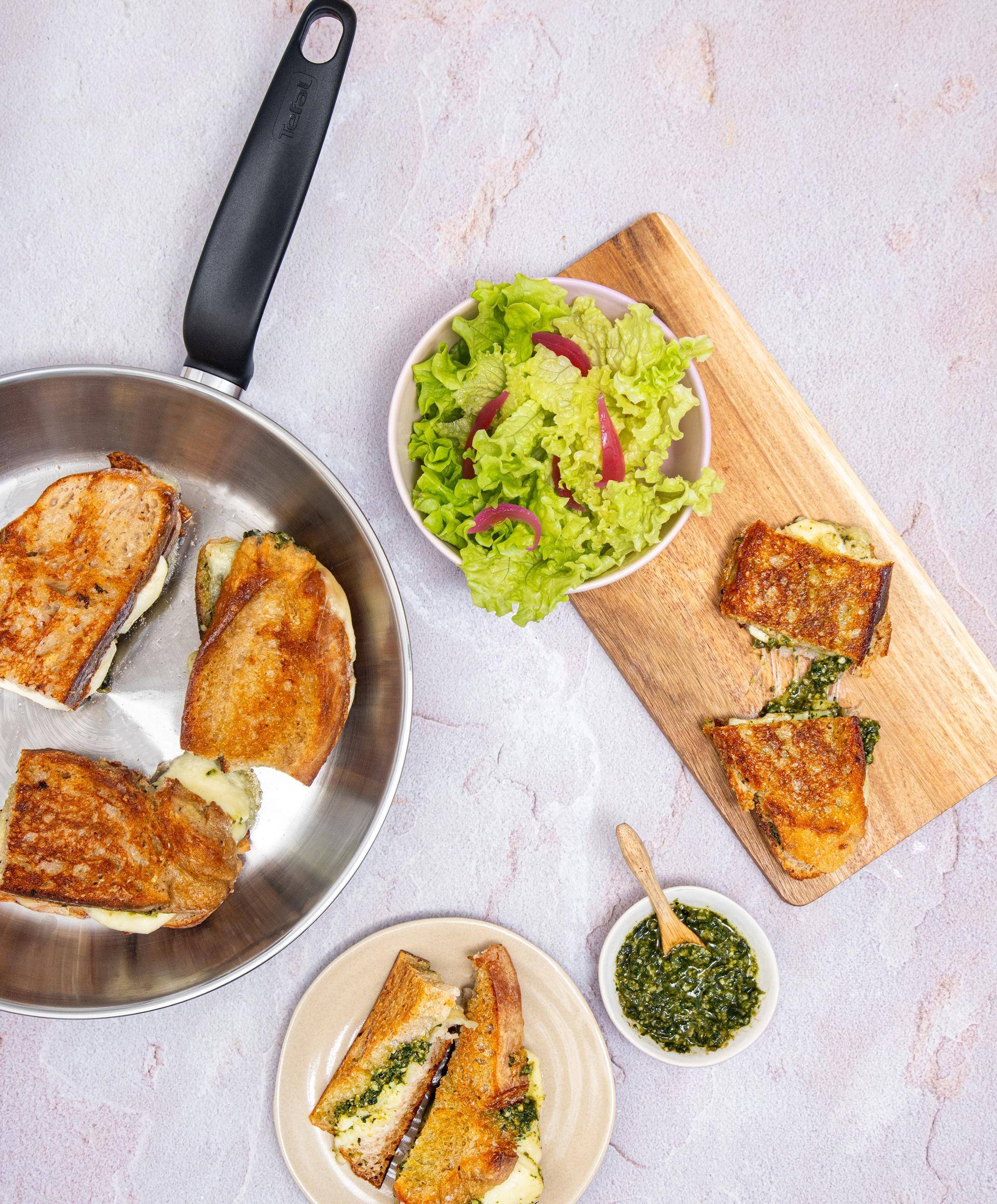 Grilled cheese pesto - Recette Poêles et Casseroles | Tefal