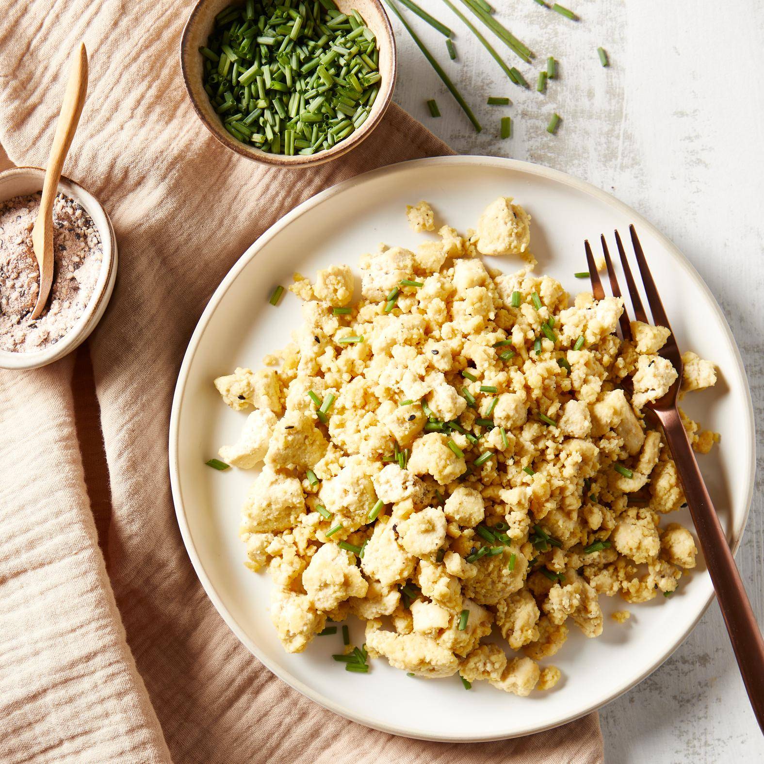 Tofu brouillé au sel noir Kala Namak - Recette Poêles et Casseroles | Tefal