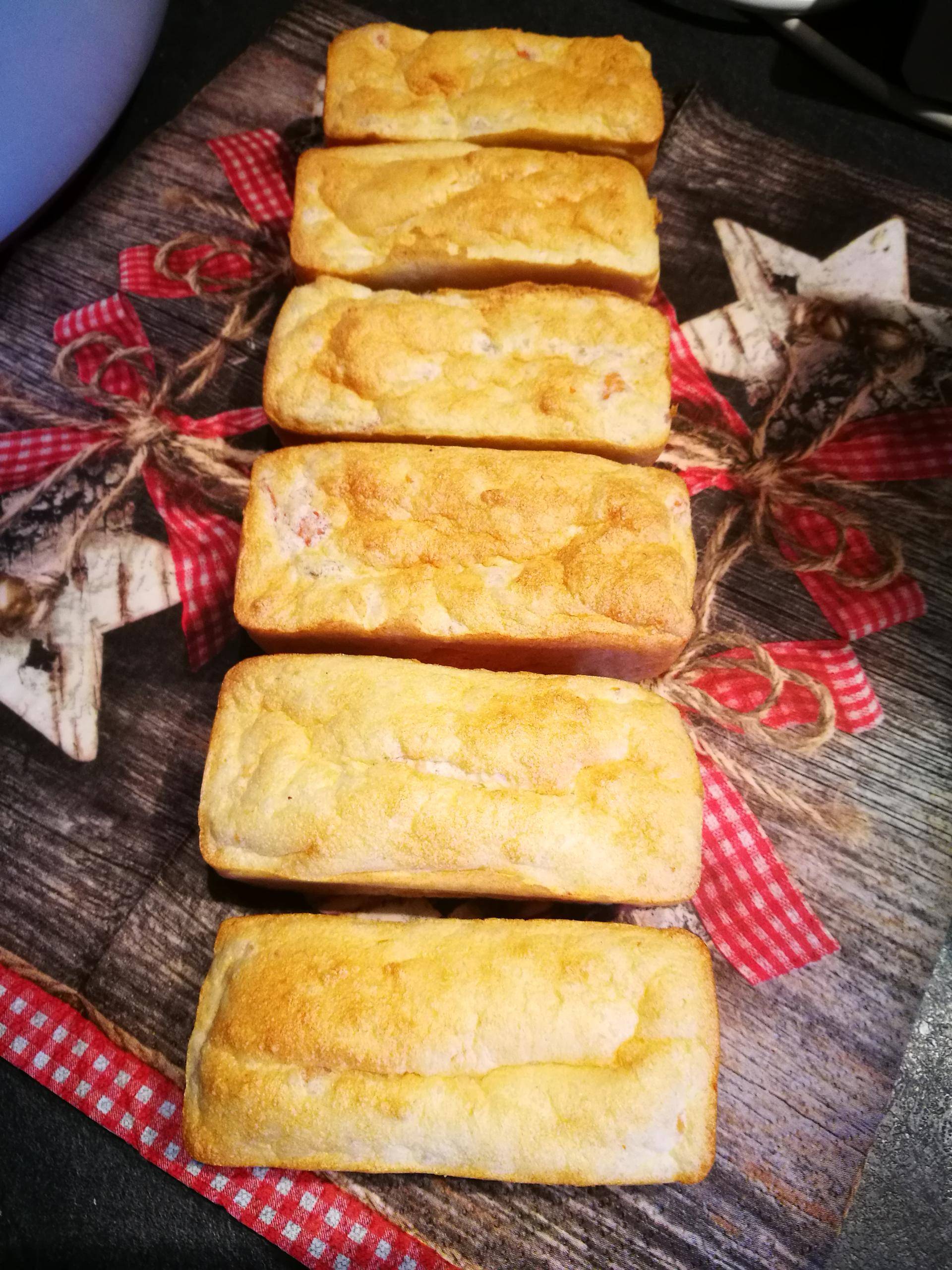 Financier à la truite fumée. - Recette Cake Factory | Tefal