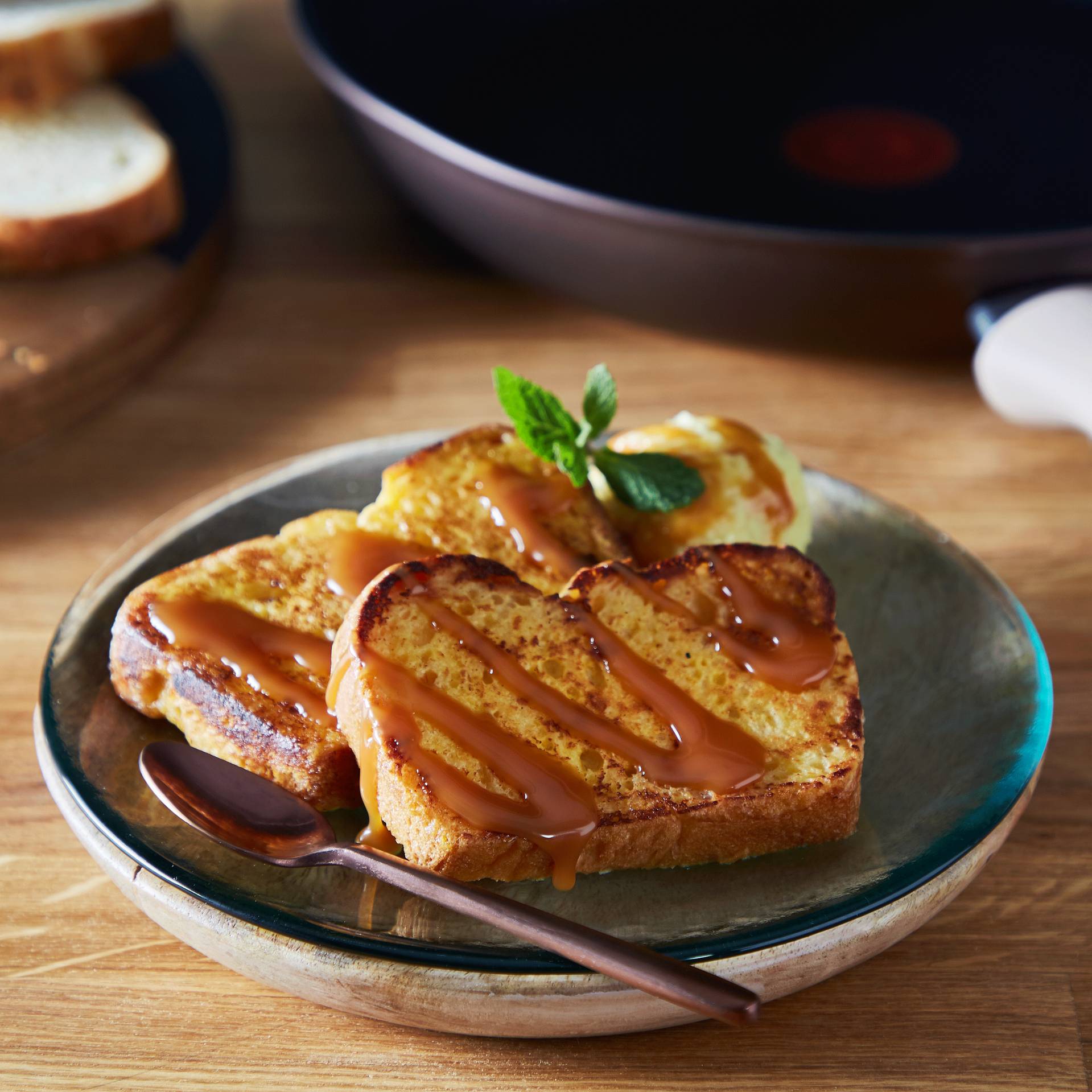 Brioche façon pain perdu au caramel beurre salé - Recepten Poêles et Casseroles | Tefal