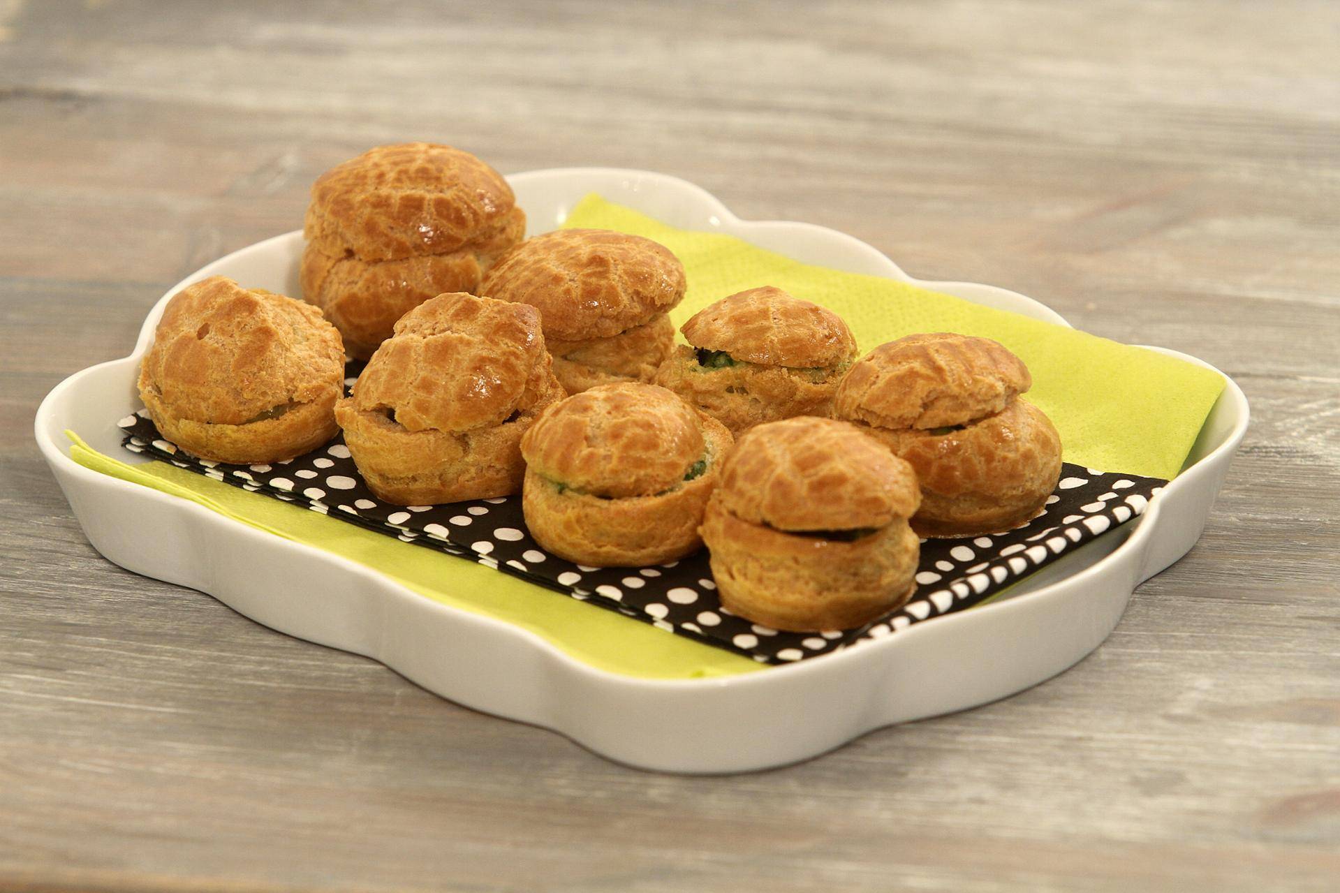 Petits choux farcis à l'escargot - Recette Balance de cuisine | Tefal