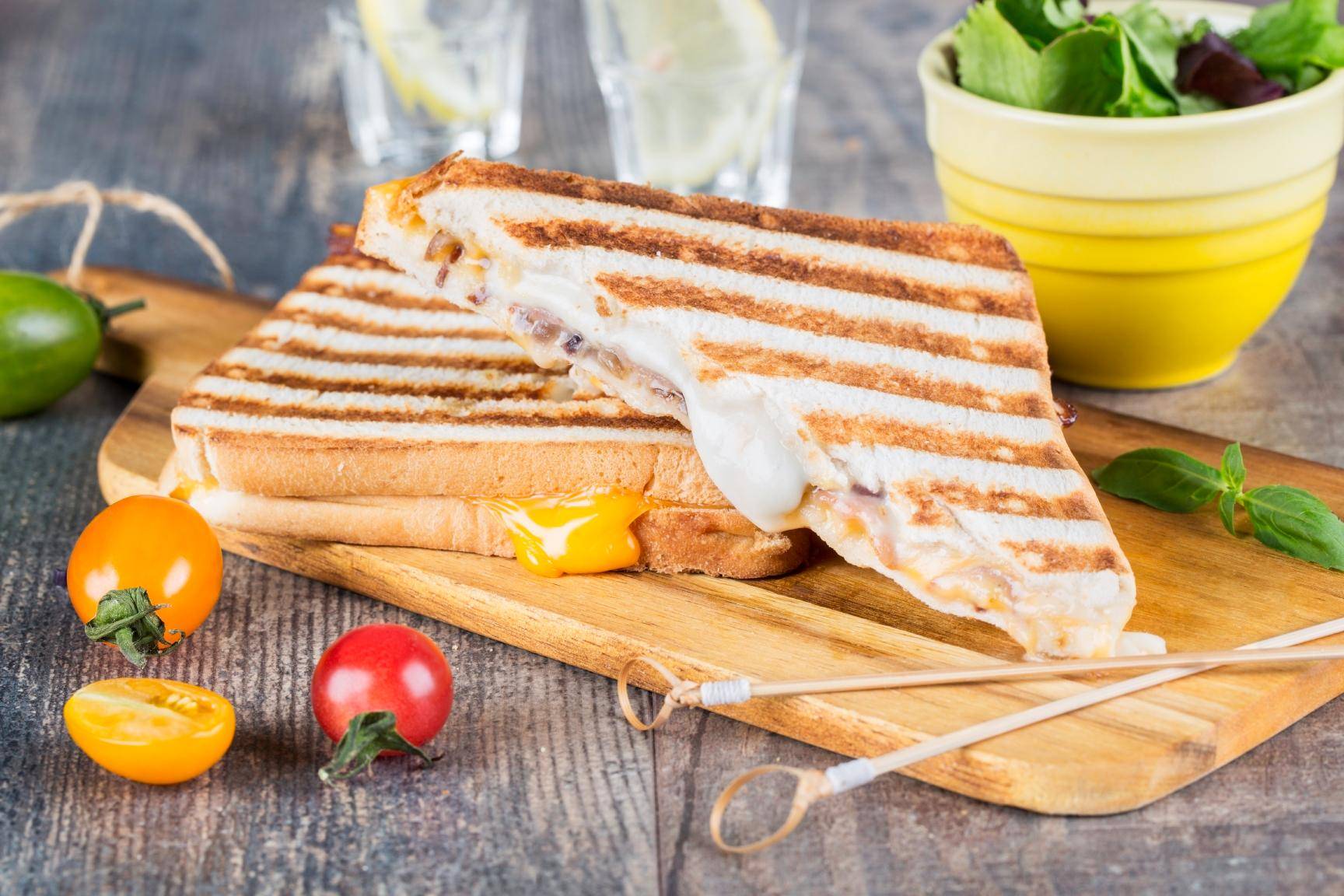 Sandwichs au bacon et fromage grillé - Recette OptiGrill XL | Tefal