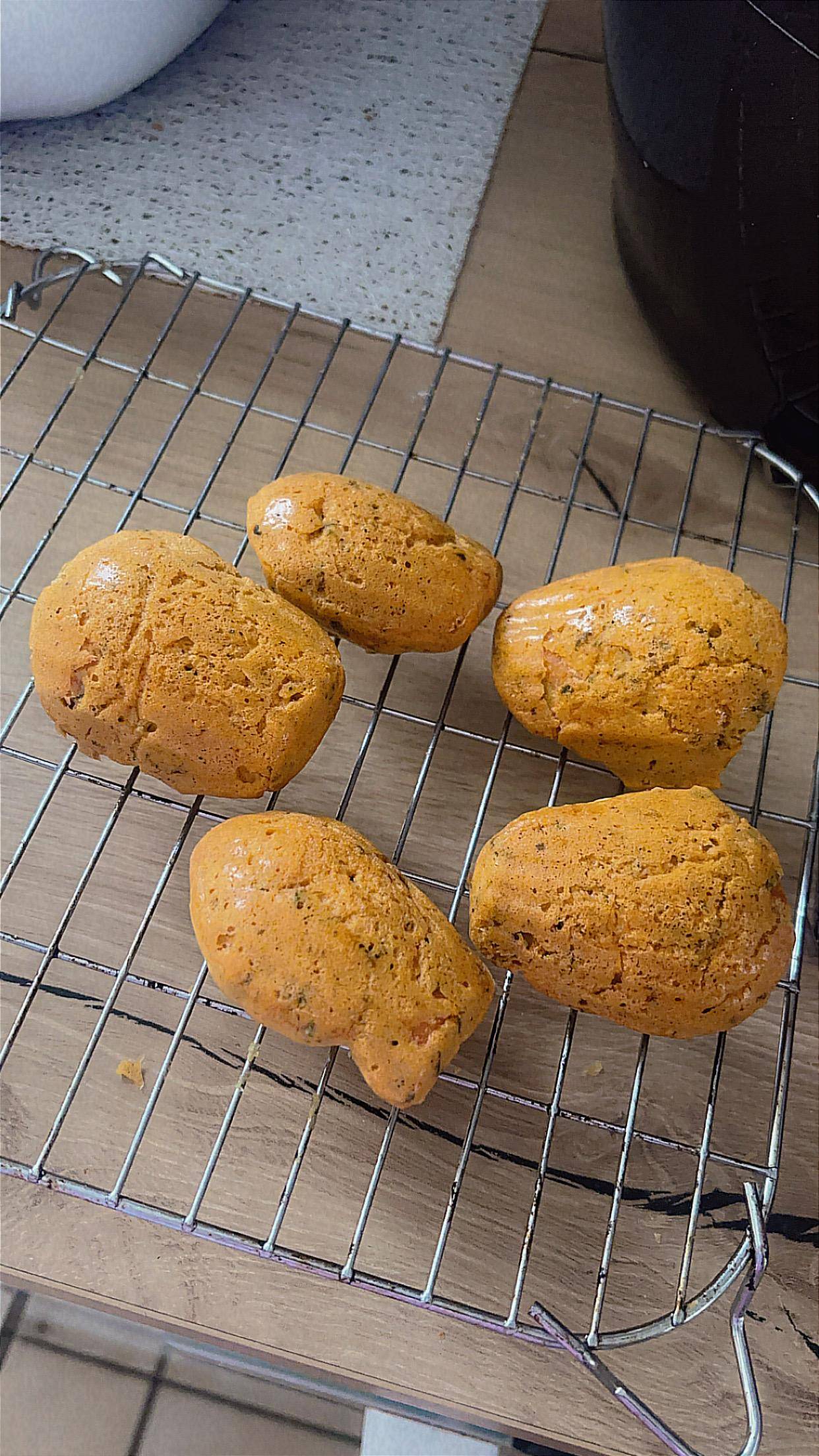 Madeleines au saumon - Recepten Cake Factory Délices | Tefal