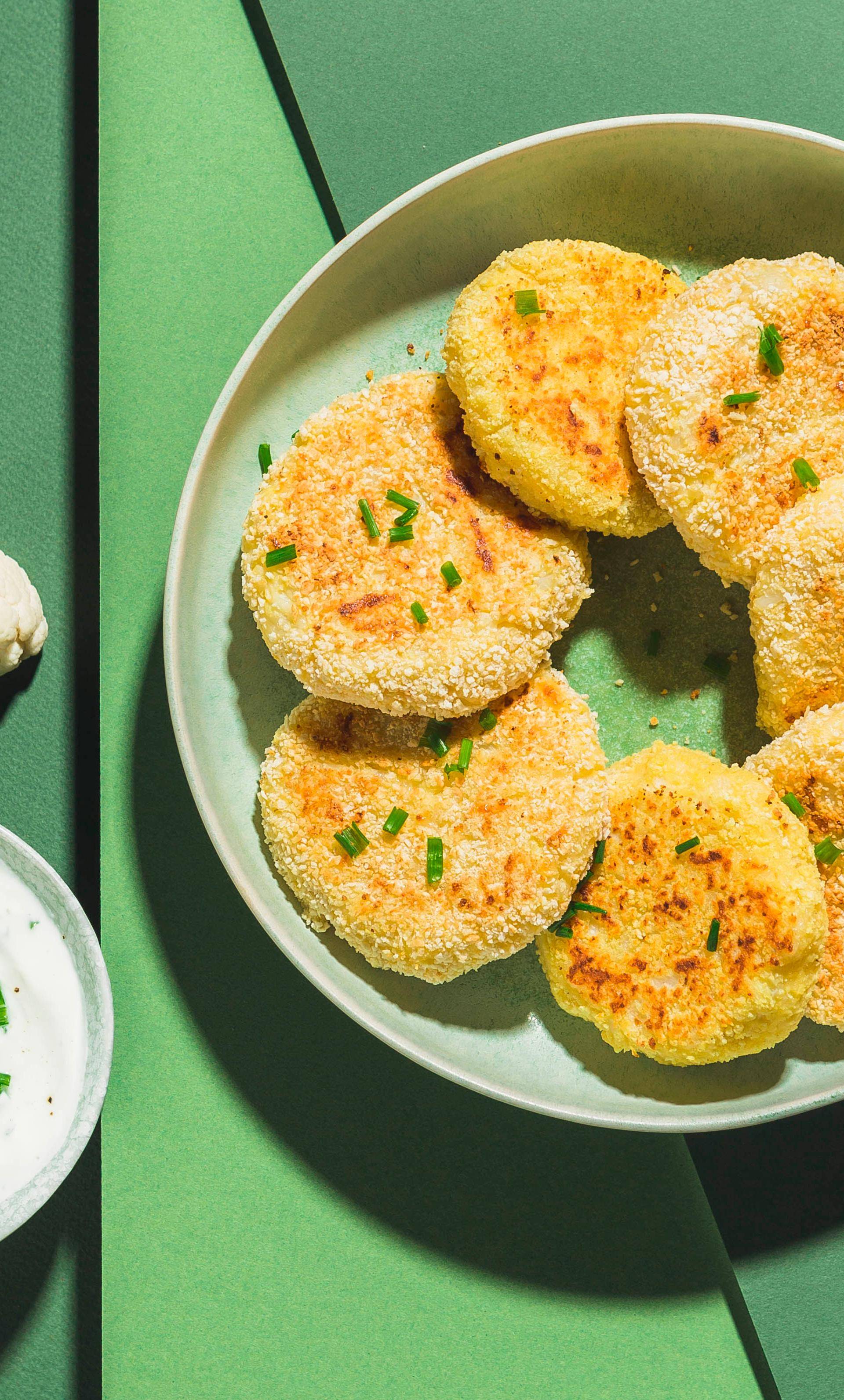 Mini galettes de chou-fleur avec sauce au fromage blanc et à la ciboulette - Recette Poêles et Casseroles | Tefal