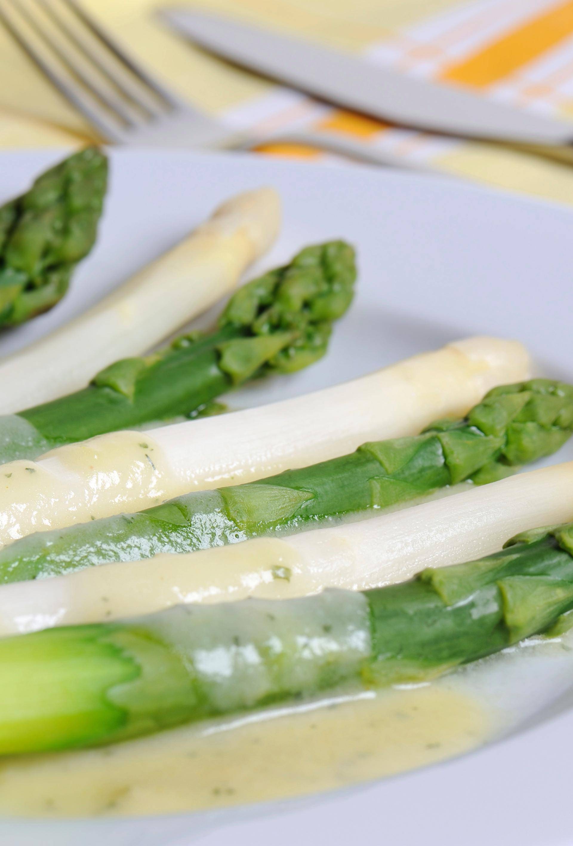 Duo d'asperges, sauce hollandaise - Recette Balance de cuisine | Tefal