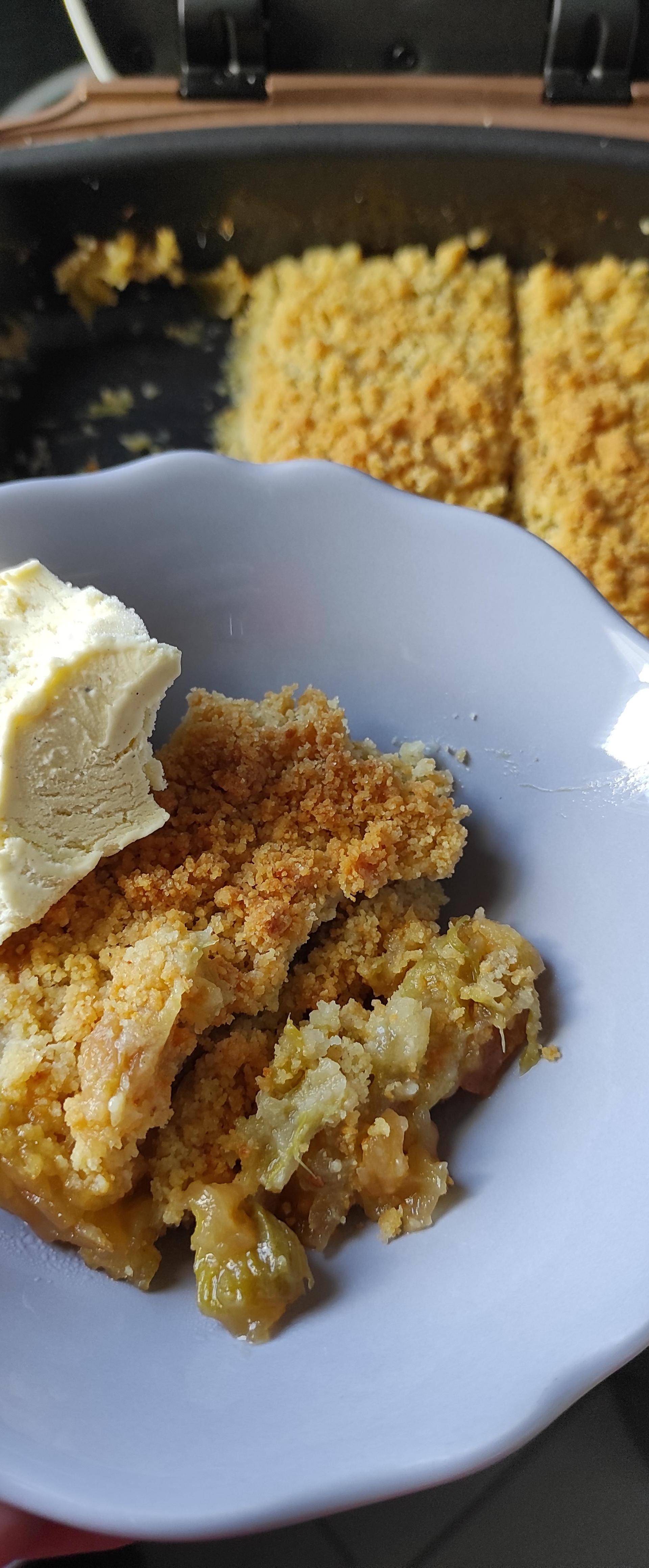 Crumble pomme rhubarbe - Recette Cake Factory | Tefal