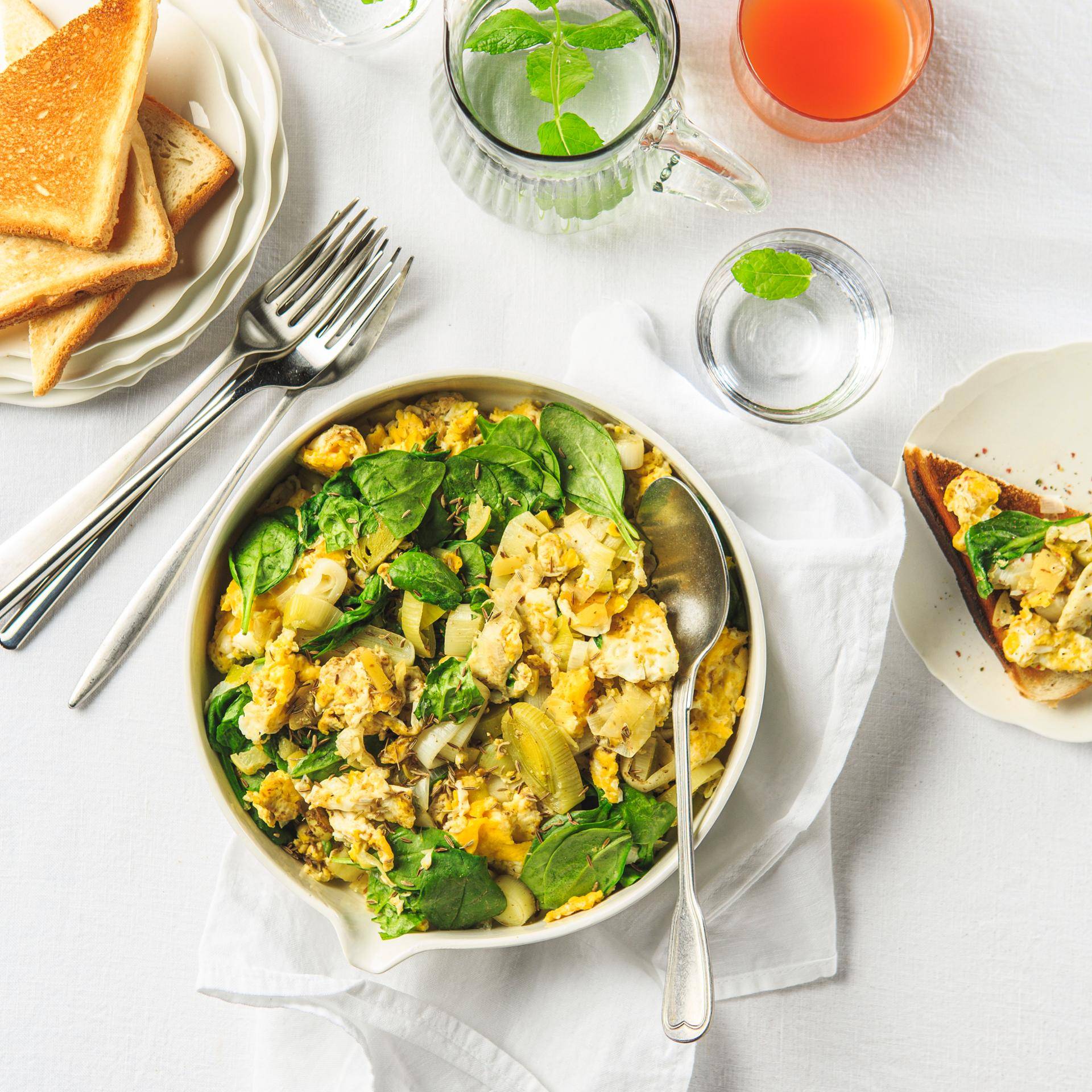 Œufs brouillés poireaux zaatar - Recette Poêles et Casseroles | Tefal