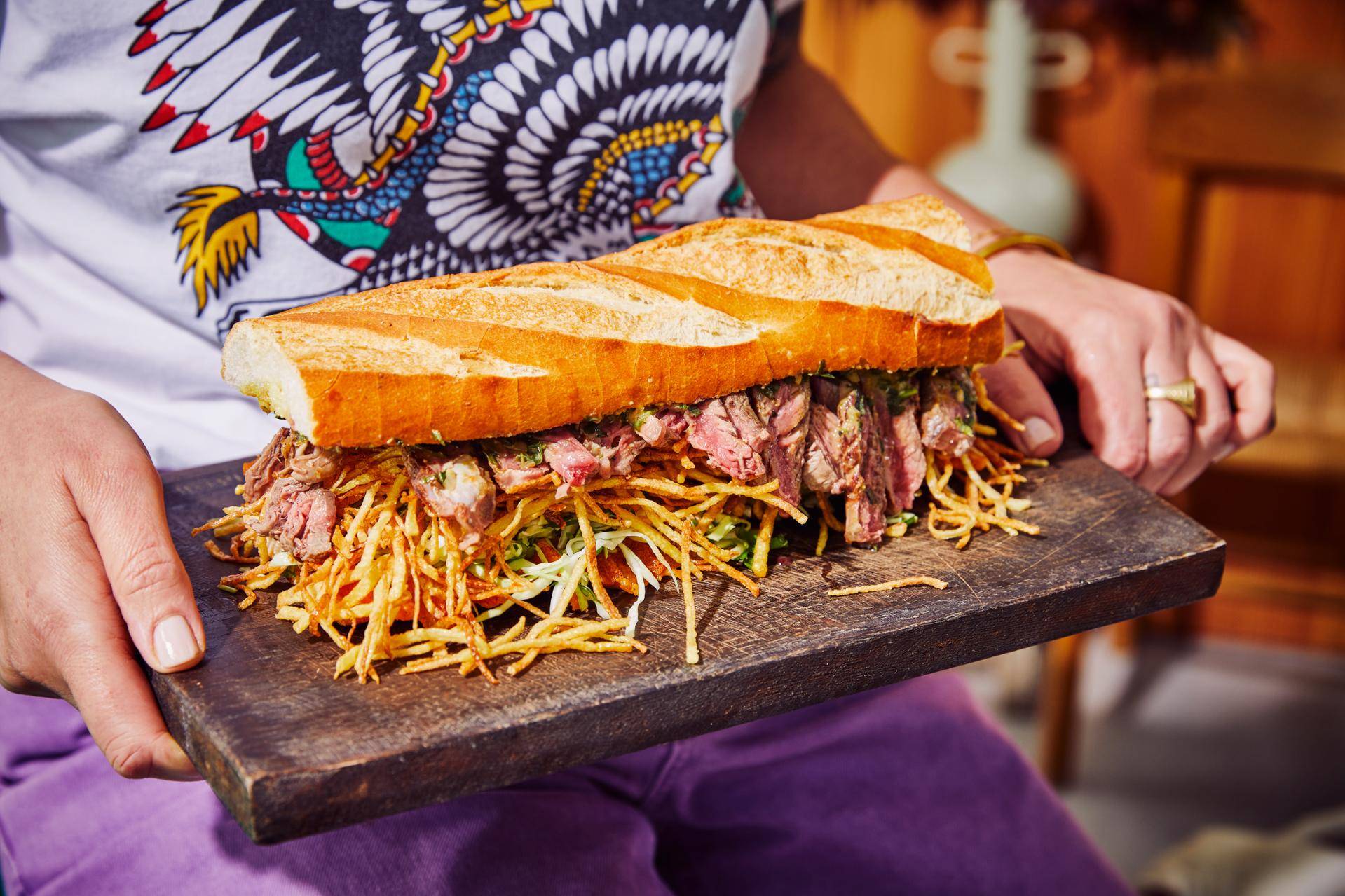 Mitraillette avec entrecôte grillée et pommes paille de Sofie Dumont - Recette OptiGrill + | Tefal