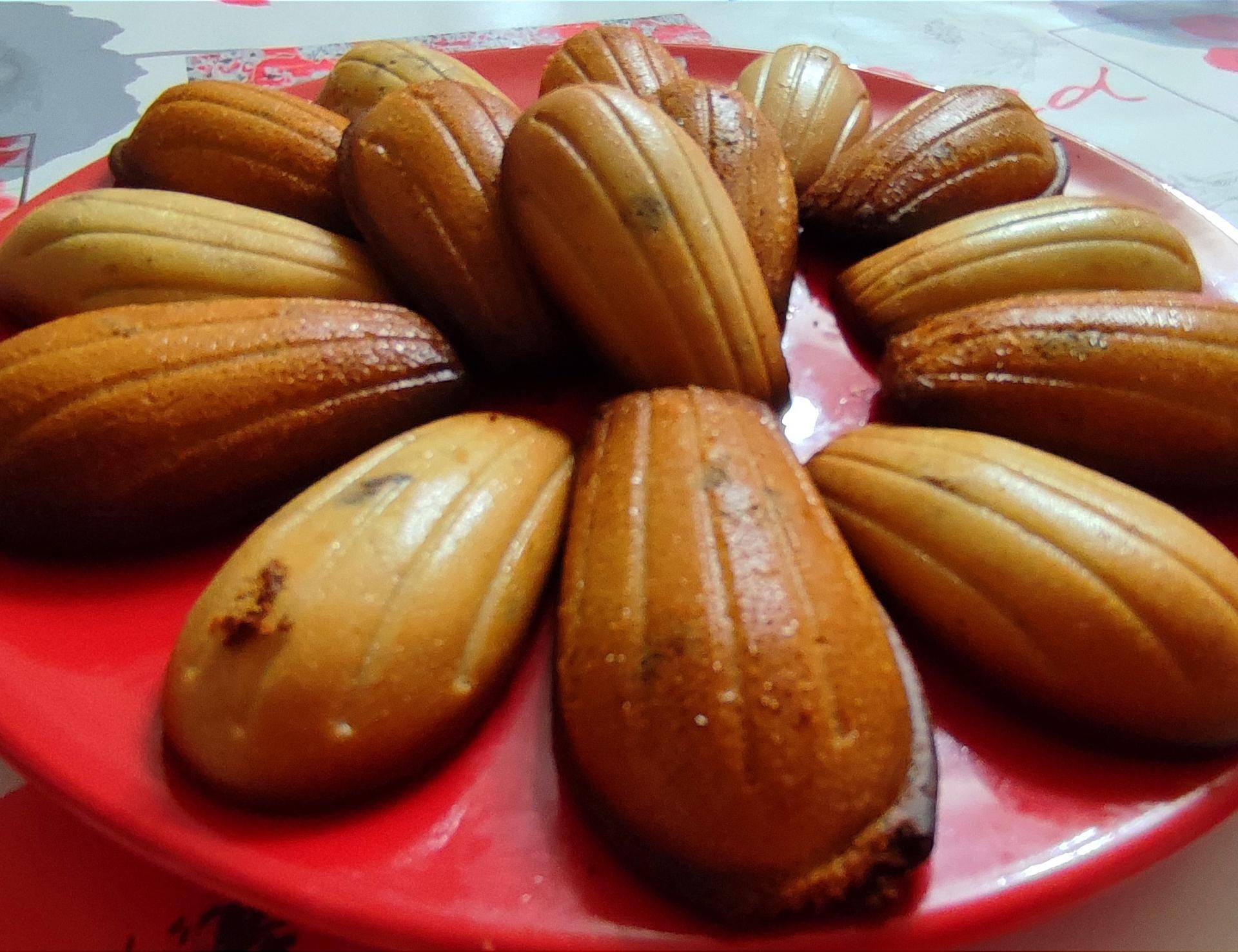 Madeleines à la farine de châtaignes, figues et noisettes - Recette Cake Factory | Tefal